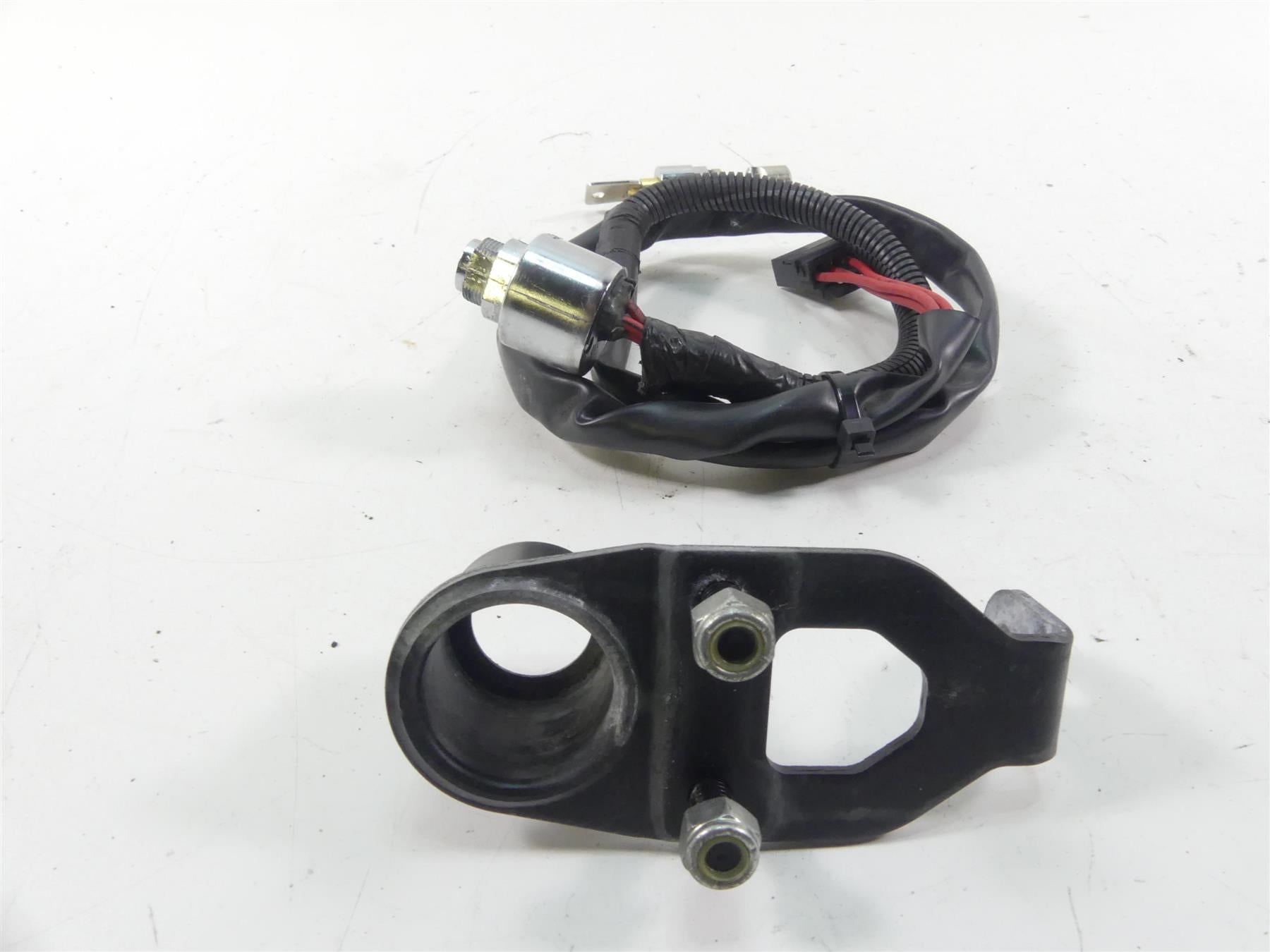 2008 Harley FXCWC Softail Rocker C Ignition Switch Steering Key Lock Set 71792-08 {{ shop.shopifyCountryName }} - Mototech271