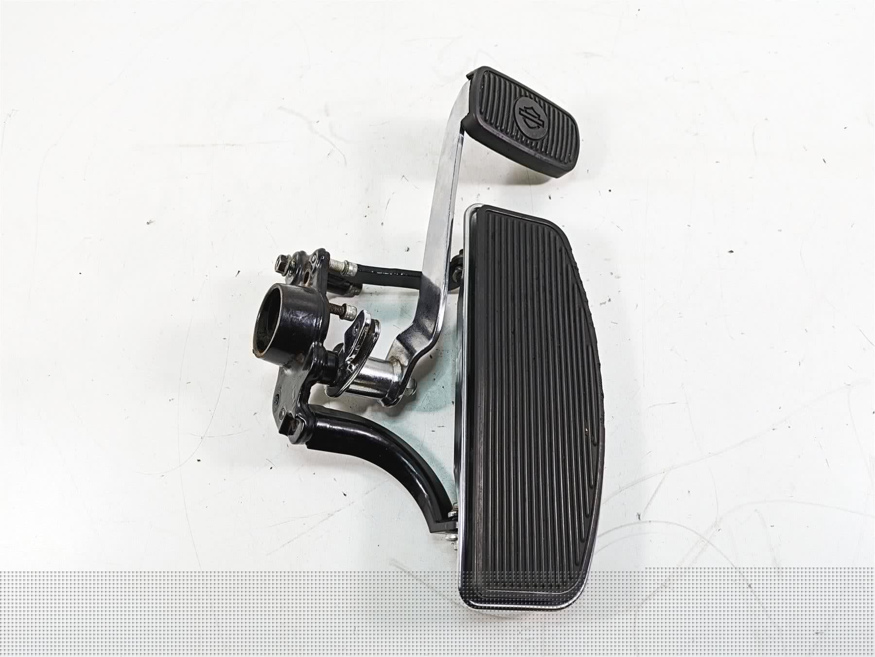 2011 Harley Touring FLHR Road King Front Right Floorboard Brake Pedal 50621-06 {{ shop.shopifyCountryName }} - Mototech271