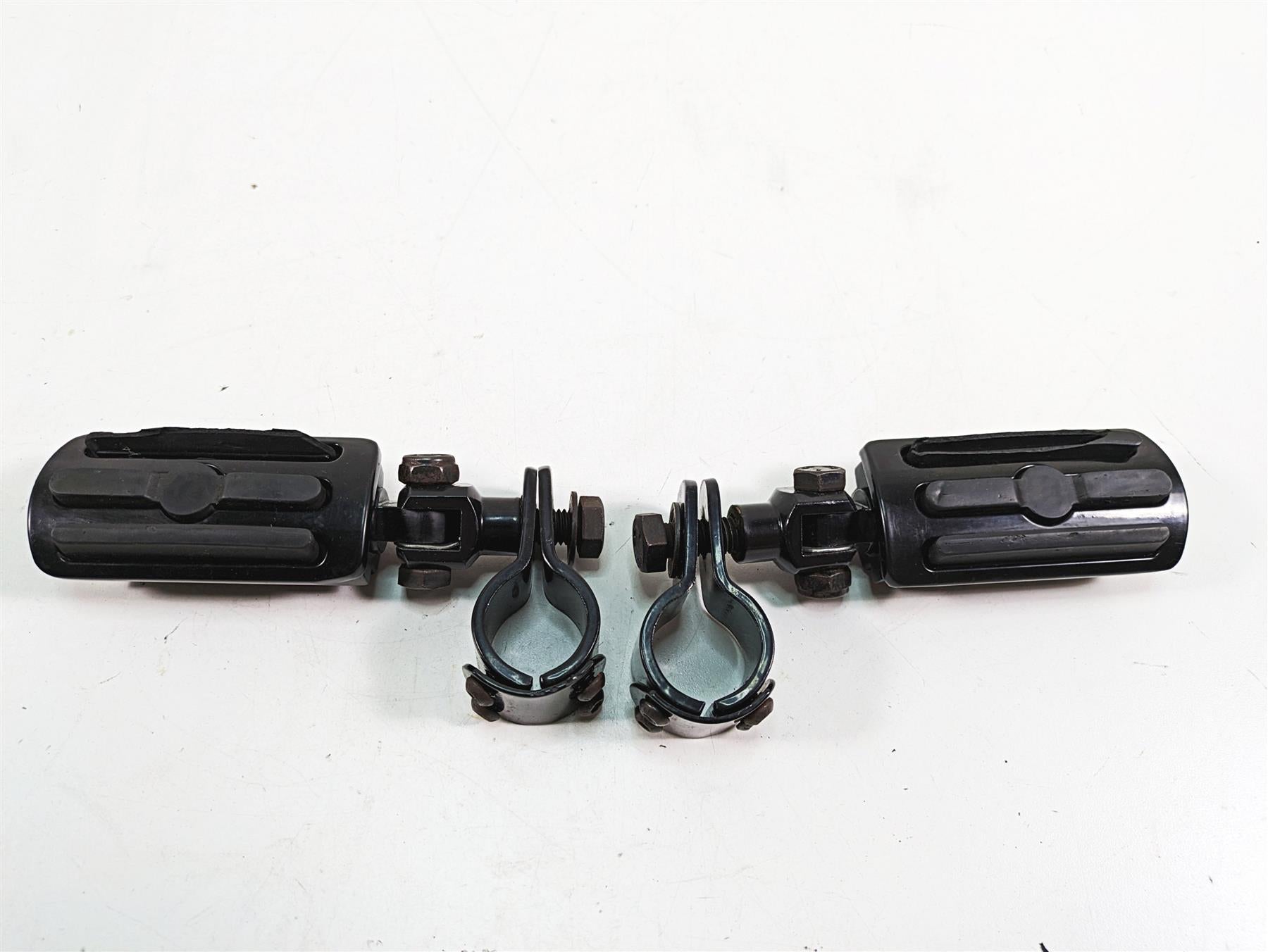 2009 Harley Softail FLSTSB Cross Bones Aftermarket Black Highway Peg Set {{ shop.shopifyCountryName }} - Mototech271