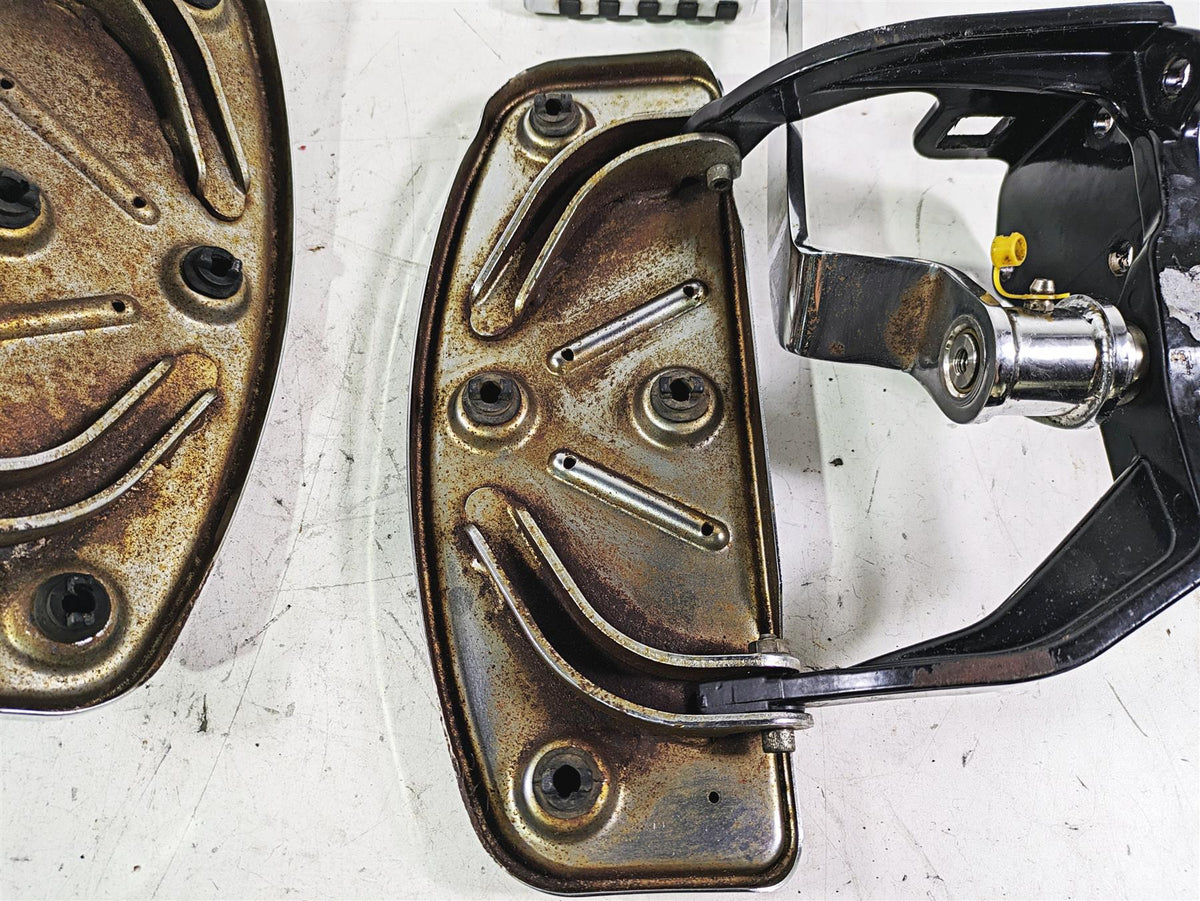 2002 Harley FLSTC Softail Heritage Left Right Chrome Floor Board Set 33630-00A {{ shop.shopifyCountryName }} - Mototech271