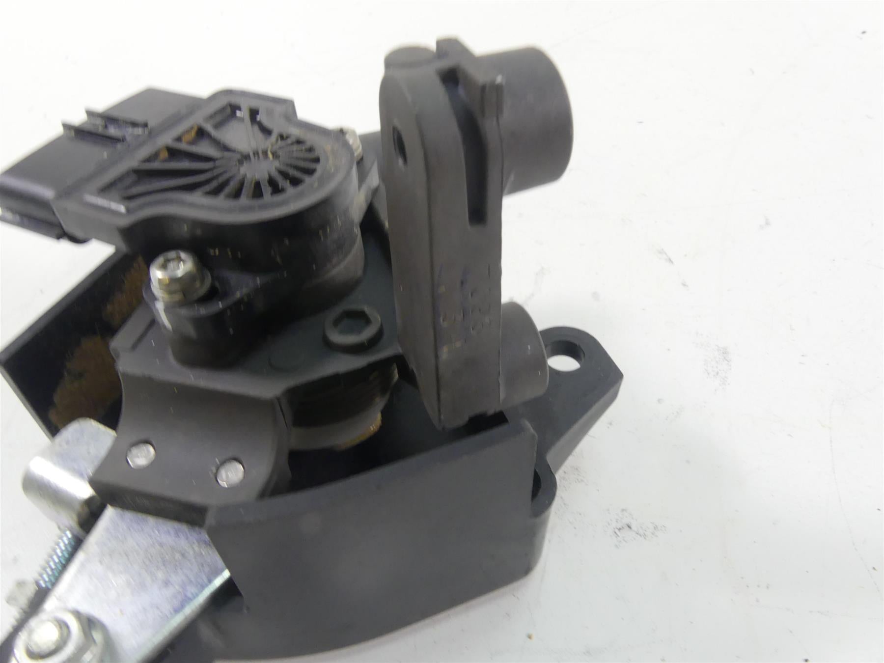 2021 Kawasaki Teryx KRX KRF 1000 Mikuni Throttle Sensor & Cable 39074-0004 {{ shop.shopifyCountryName }} - Mototech271