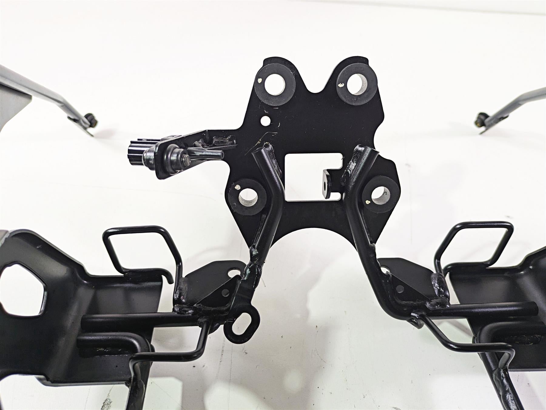2022 Kawasaki ZR900RS Cafe Headlight Gauges Stay Bracket Mount 39137-0686 {{ shop.shopifyCountryName }} - Mototech271