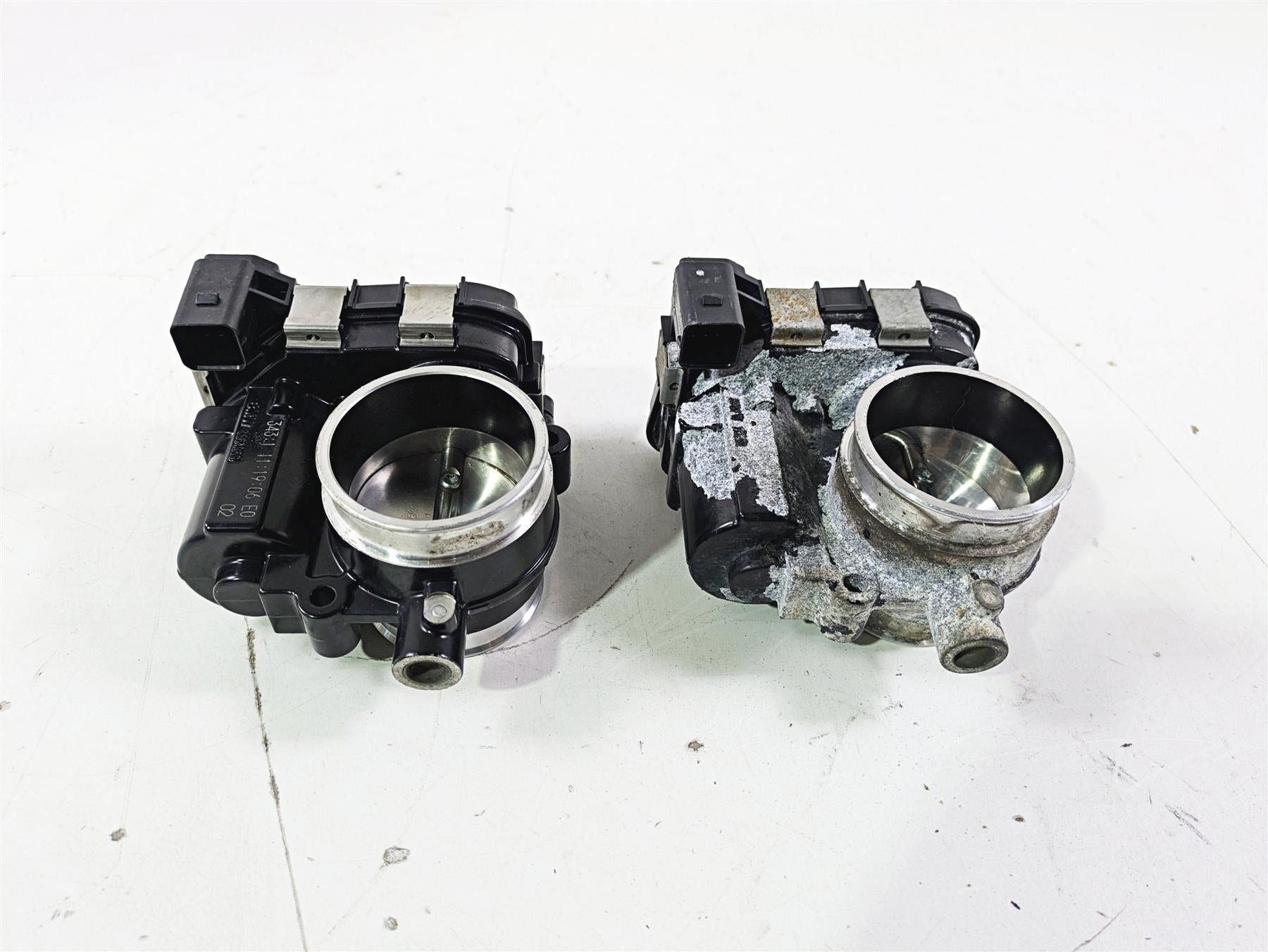 2015 BMW R1200GS Adv K51 Throttle Body Bodies Set 13548564959 {{ shop.shopifyCountryName }} - Mototech271