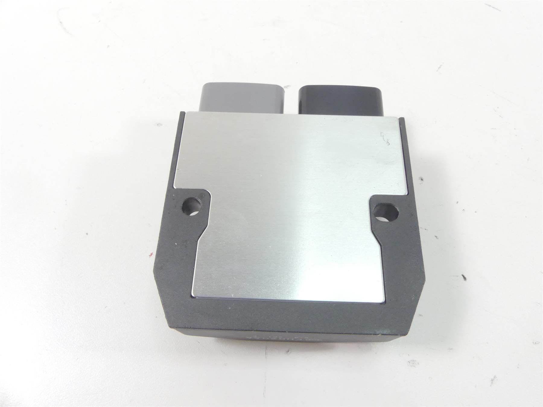 2017 Yamaha XT1200Z Super Tenere Rectifier Voltage Regulator 1D7-81960-01-00 {{ shop.shopifyCountryName }} - Mototech271