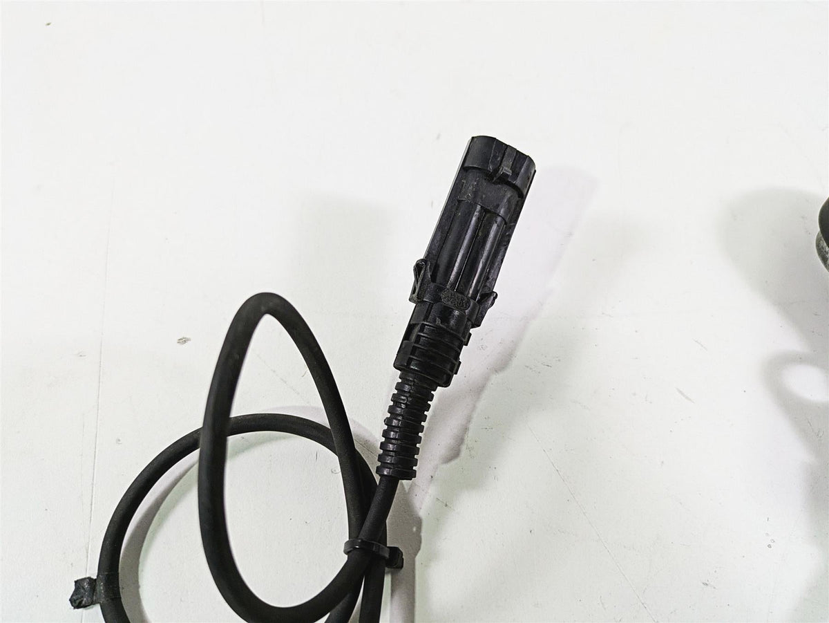 2017 Harley Touring FLHTKSE CVO E-Glide Abs Wheel Speed Sensors Set 32700015 {{ shop.shopifyCountryName }} - Mototech271