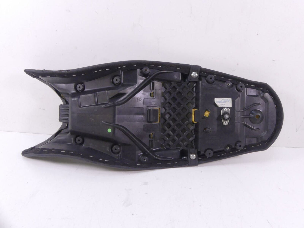 2009 Triumph Street Triple 675R Dual Driver Passenger Saddle Seat -Read T2306405 {{ shop.shopifyCountryName }} - Mototech271