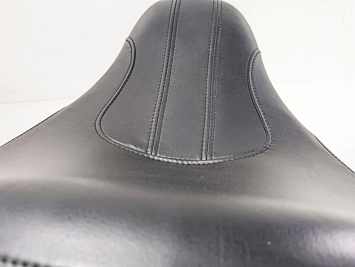 2019 Harley FLHCS Softail Heritage Front Rider Driver Seat Saddle 52000286 {{ shop.shopifyCountryName }} - Mototech271