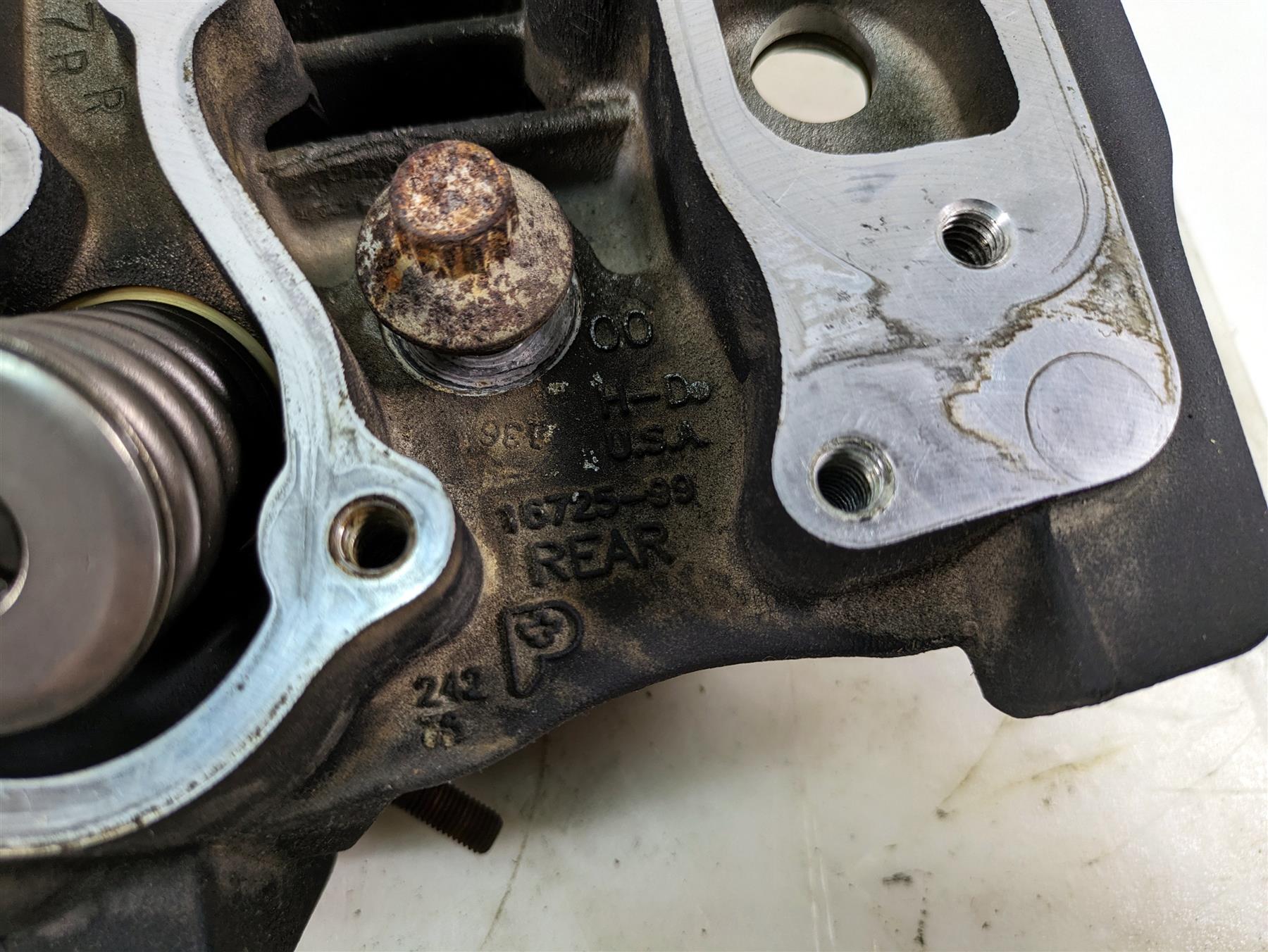 2000 Harley Dyna FXDL Low Rider Rear Cylinder Head Cylinderhead 88ci 16725-99 {{ shop.shopifyCountryName }} - Mototech271