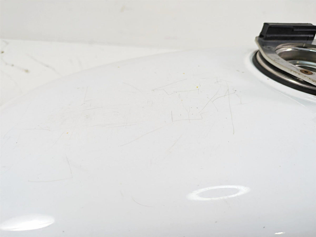 2013 Moto Guzzi V7 750 Stone White Fuel Gas Petrol Tank 887944 {{ shop.shopifyCountryName }} - Mototech271
