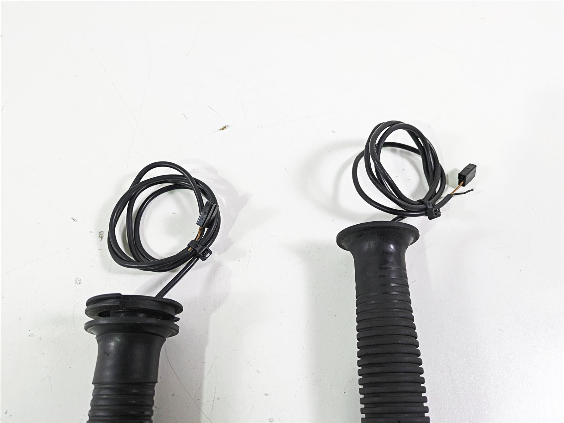 2004 BMW R1150GS R21 L+R Heated Hand Grip Set -READ 61317694813 61317710440 {{ shop.shopifyCountryName }} - Mototech271