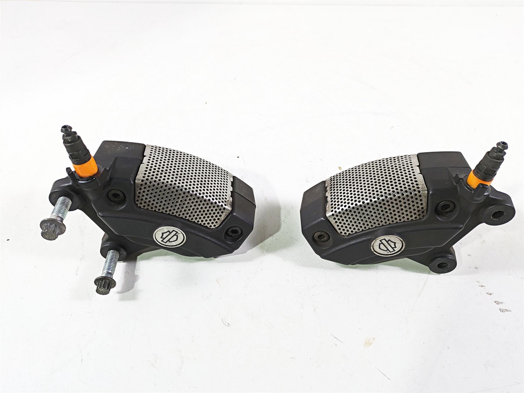 2020 Harley Touring FLHT Electra Glide Front Brake Caliper Set 43027-08 44023-08