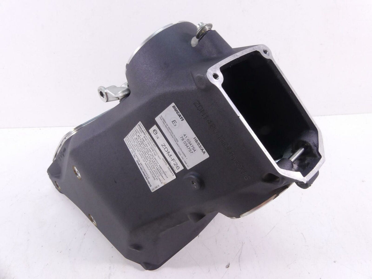 2014 Ducati 899 Panigale Straight Main Frame Chassis Slvg Air Box 47012051CA {{ shop.shopifyCountryName }} - Mototech271