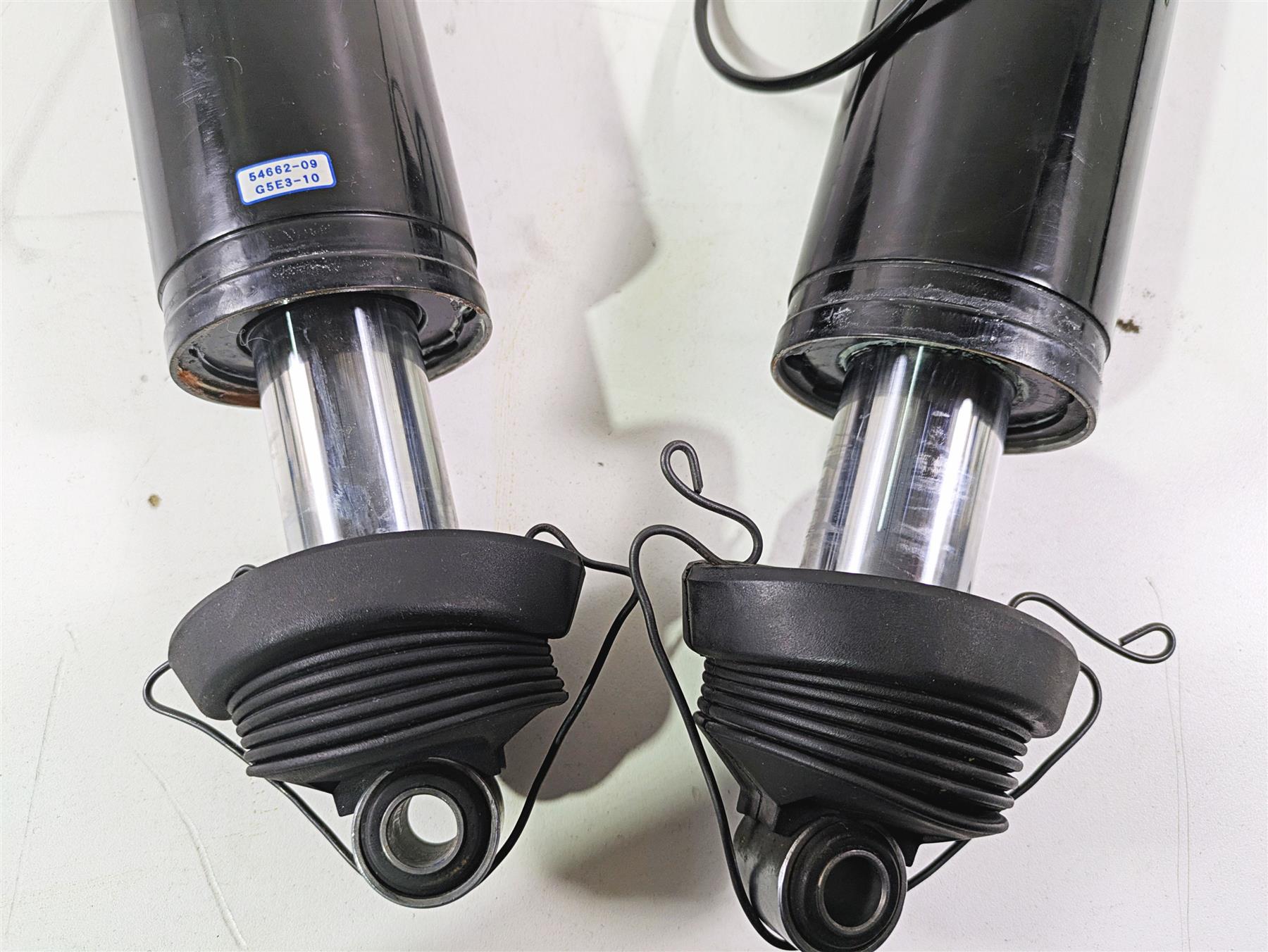 2009 Harley Touring FLHX Street Glide Rear Shock Damper Set 12" 54662-09 {{ shop.shopifyCountryName }} - Mototech271