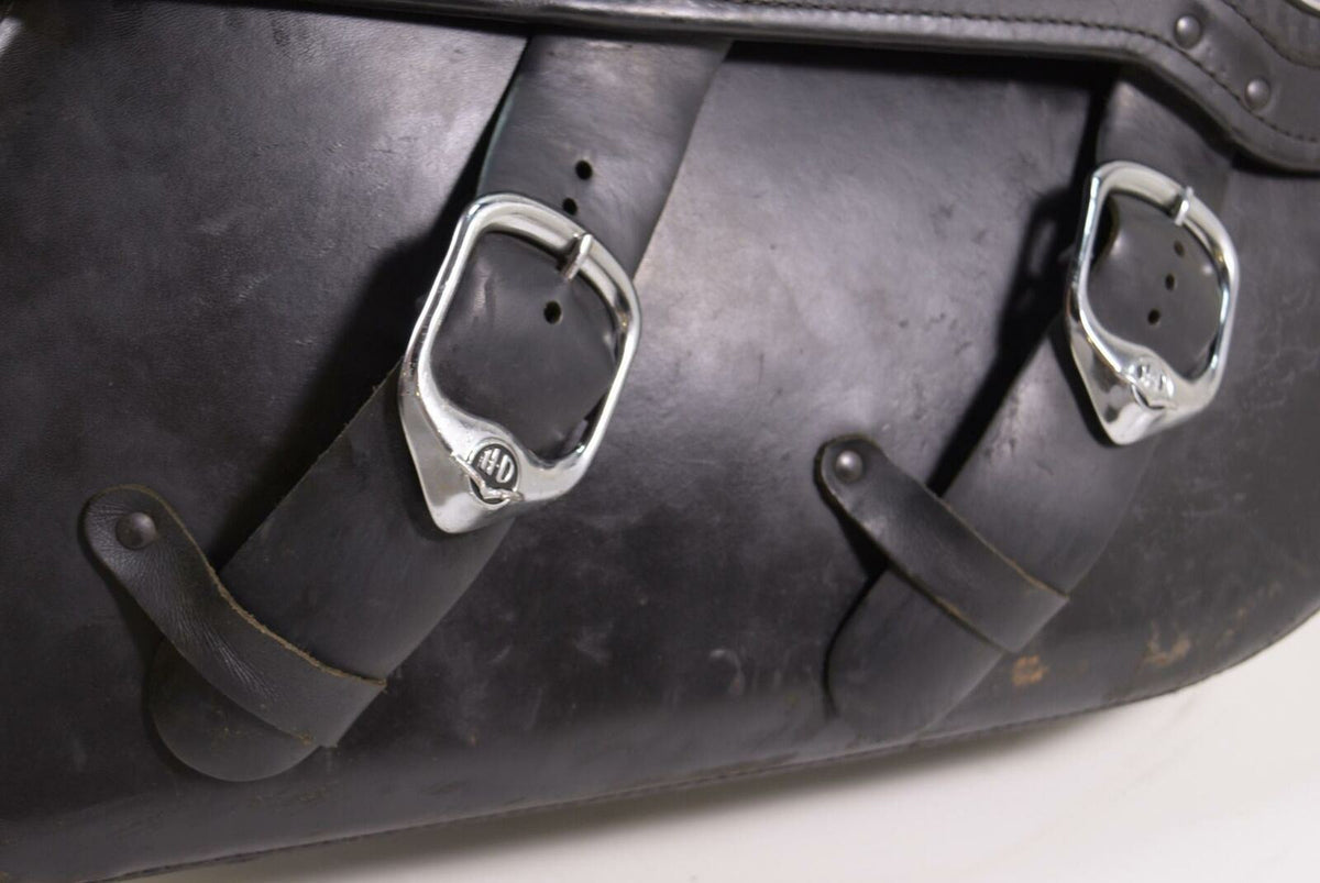 2000 Harley Touring FLHR Road King Right Saddlebag Saddle Bag 07396 - RH {{ shop.shopifyCountryName }} - Mototech271