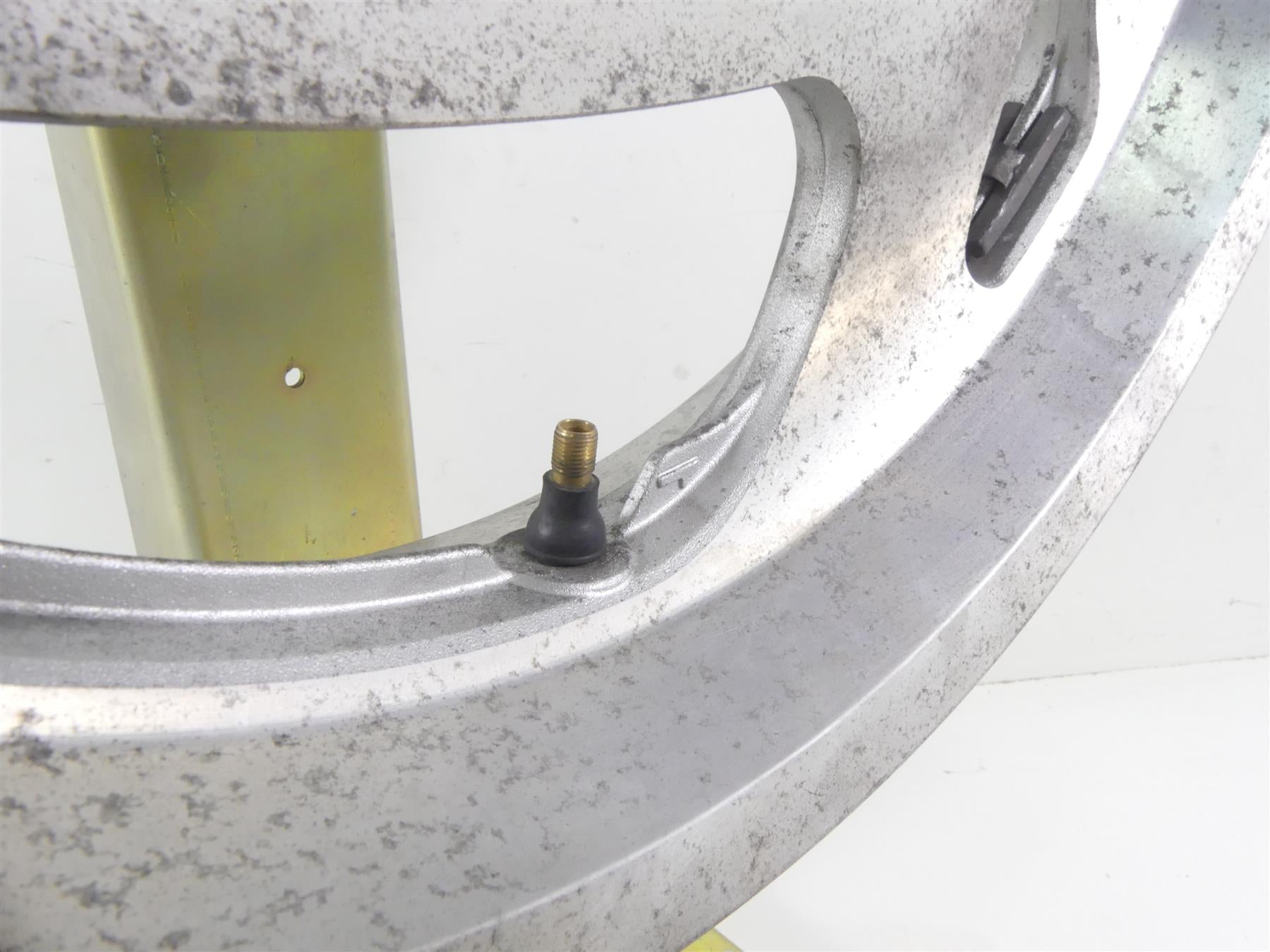 2003 Honda VTX1800R Straight Front Cast Wheel Rim 17x3.5 44650-MCV-000 {{ shop.shopifyCountryName }} - Mototech271