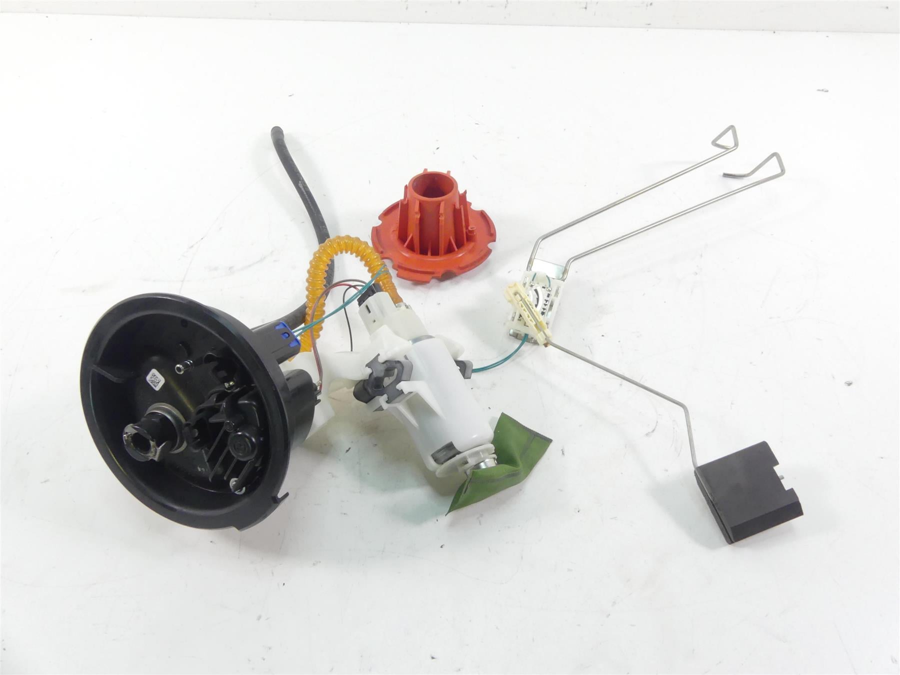 2009 BMW K1300 S K40 Fuel Gas Petrol  Pump 16137656904 16148554067