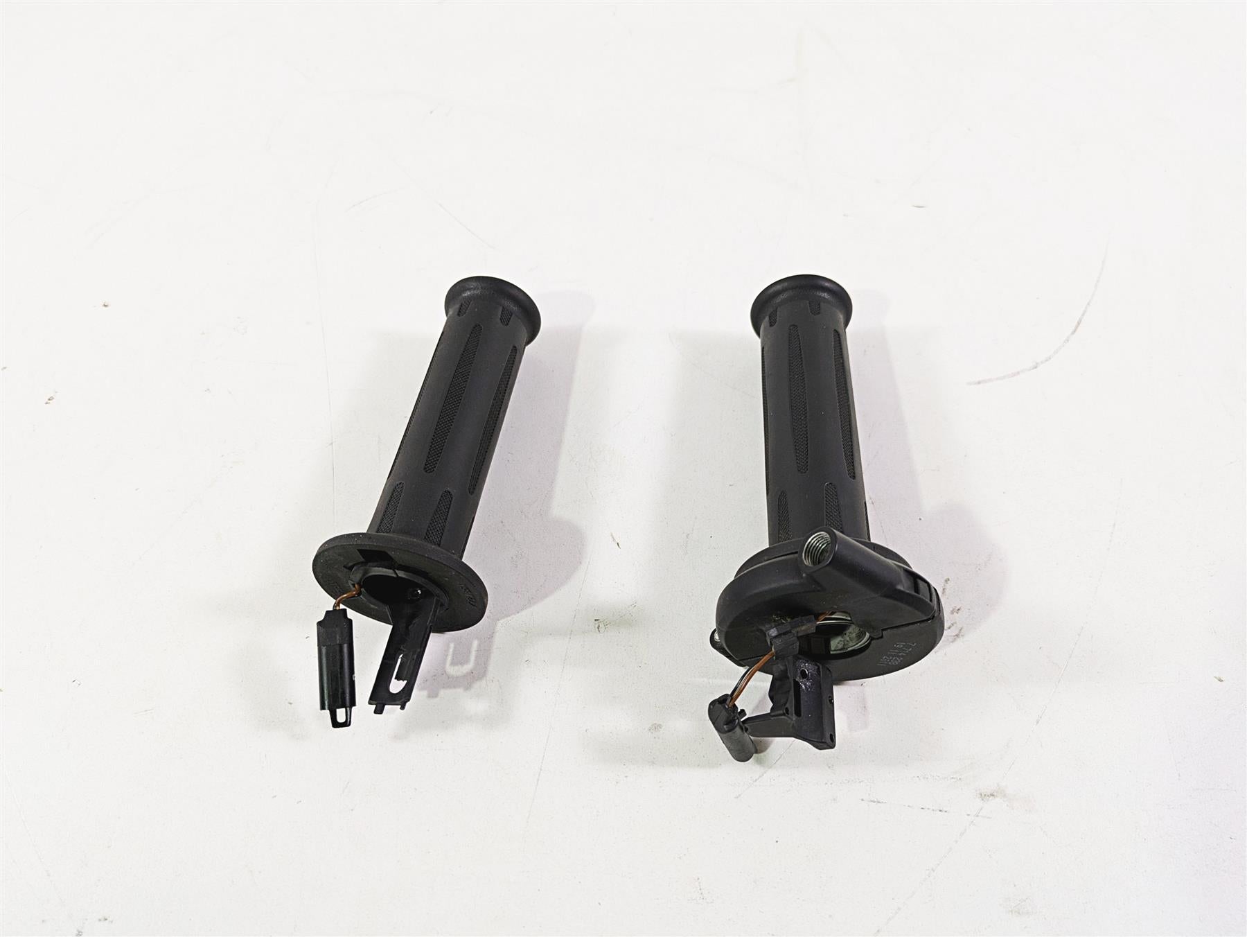 2014 BMW R nine T R9T K21 Left Right Heated Hand Grips 61317721851 61317714238 {{ shop.shopifyCountryName }} - Mototech271