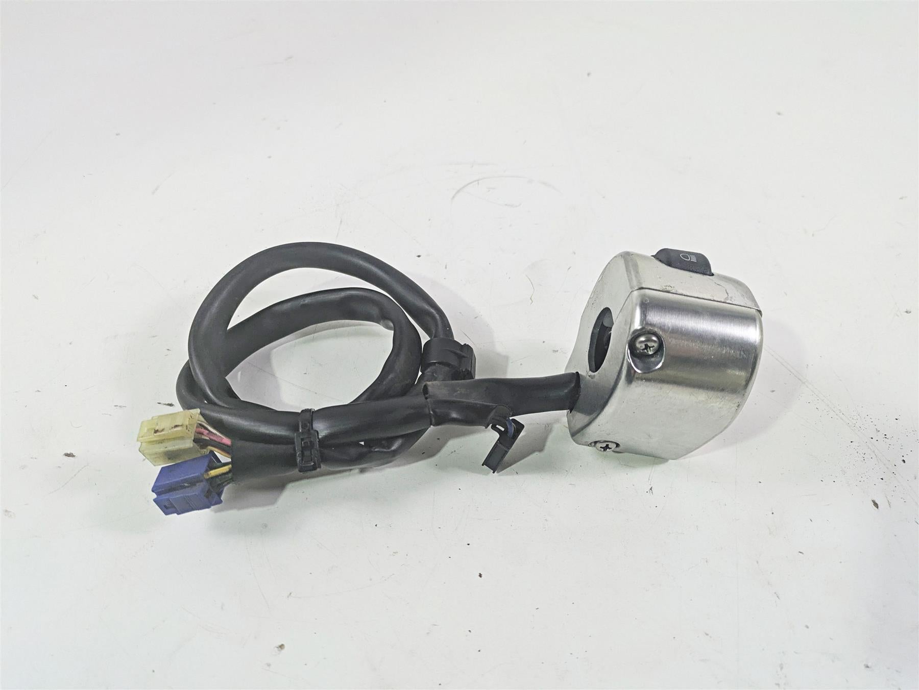 2006 Yamaha XVS650 V-Star Classic Left Hand Control Switch 5VN-83973-20-00 {{ shop.shopifyCountryName }} - Mototech271