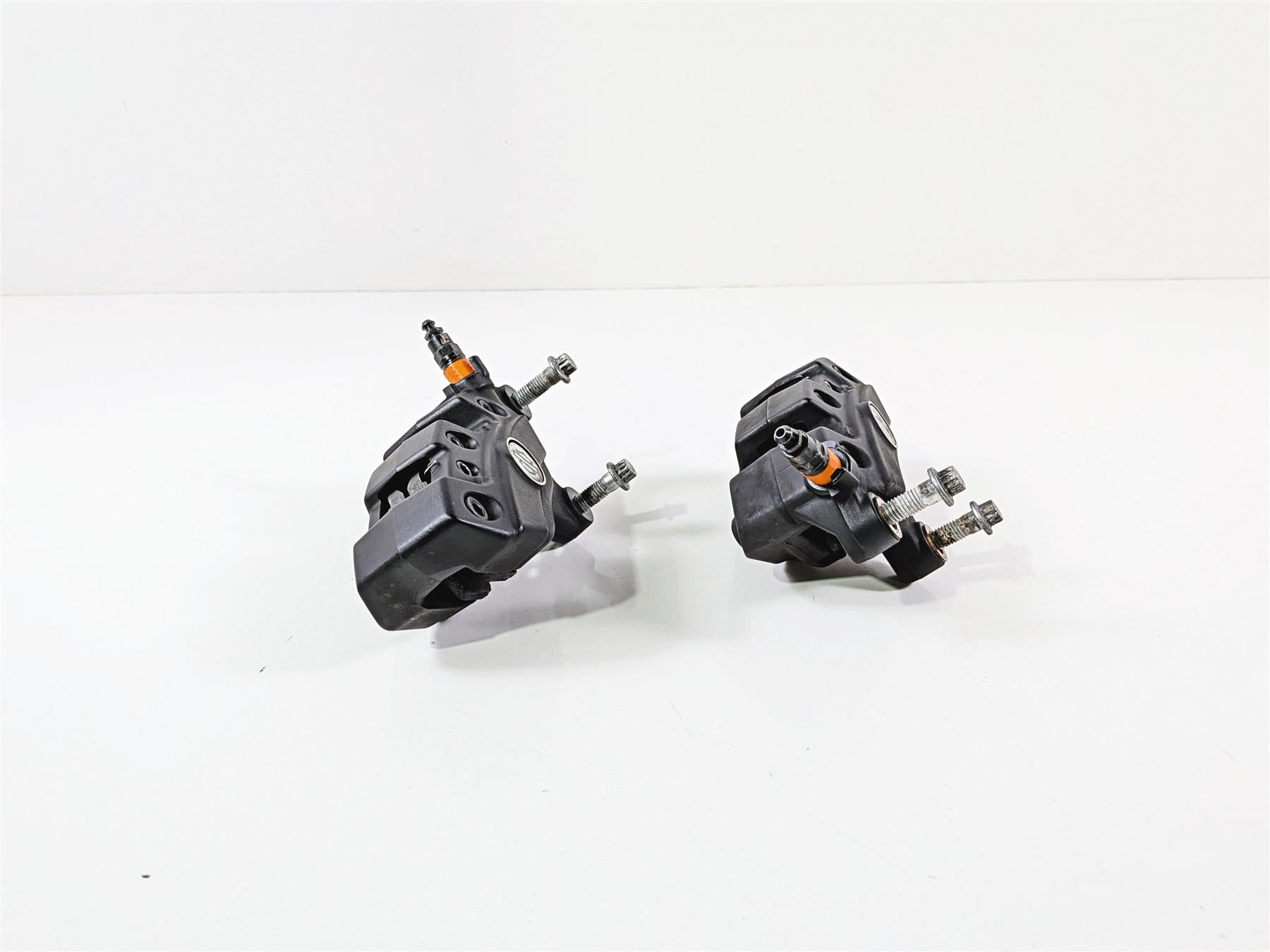2017 Harley Touring FLHXS Street Glide Front Brake Caliper Set 43027-08 44023-08 {{ shop.shopifyCountryName }} - Mototech271