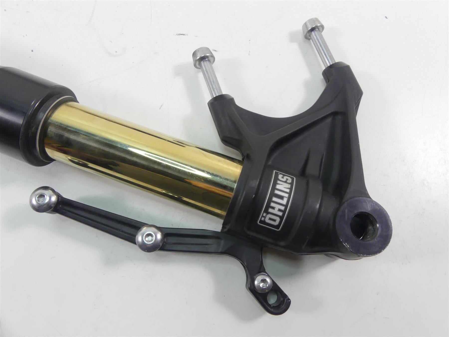2020 Triumph Speed Triple RS 1050 Front Ohlins Forks -Bent for Parts T2044036 {{ shop.shopifyCountryName }} - Mototech271