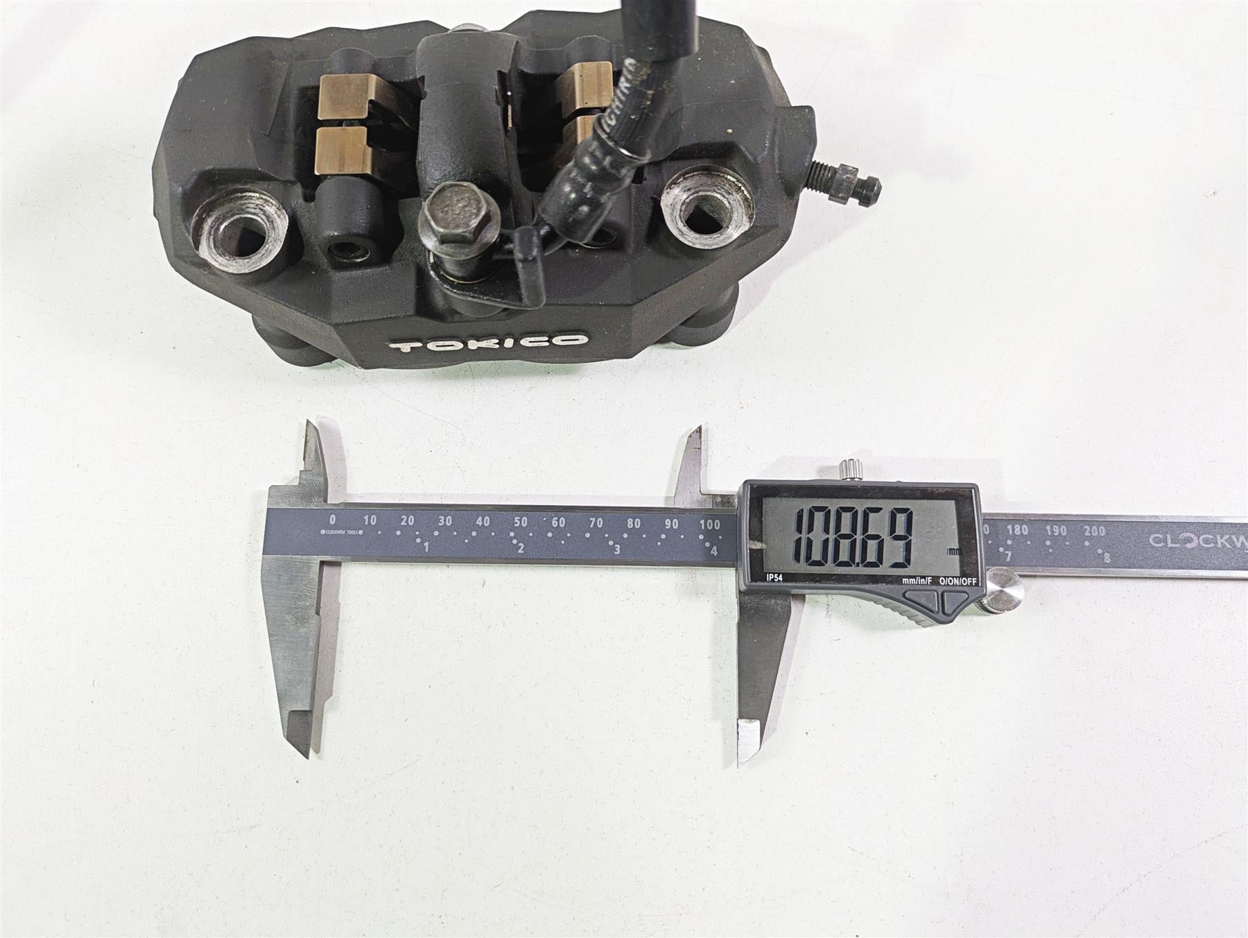 2006 Suzuki GSXR1000 K6 Tokico Front Brake Caliper 108mm 59100-41G00-999 {{ shop.shopifyCountryName }} - Mototech271