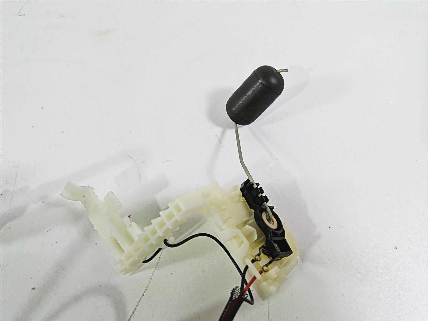 2014 Harley FXDL Dyna Low Rider Fuel Gas Petrol Pump & Sending Unit 75246-04A {{ shop.shopifyCountryName }} - Mototech271