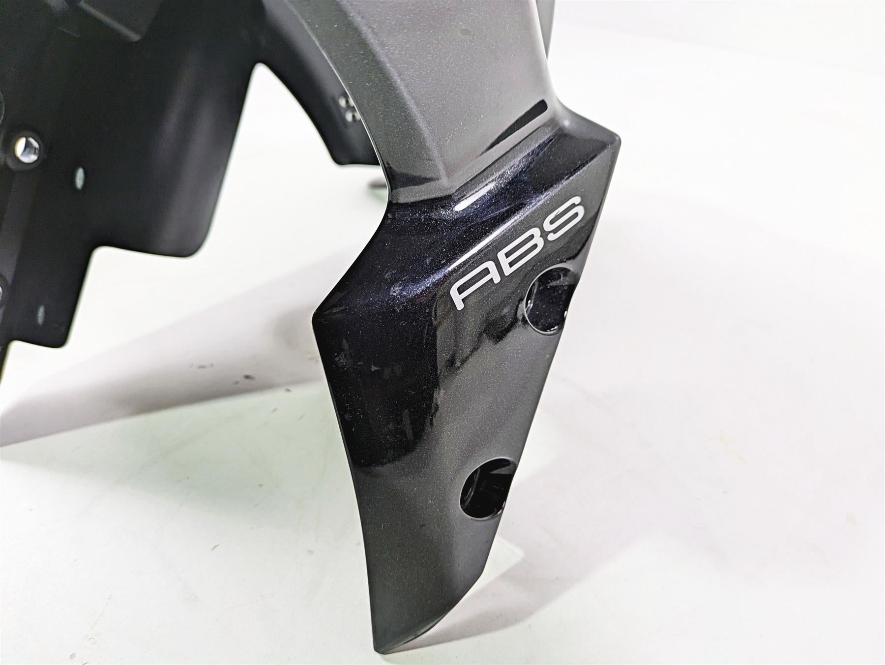 2021 Kawasaki Z900 ZR900 Front Fender & Mounts 35038-0023 {{ shop.shopifyCountryName }} - Mototech271
