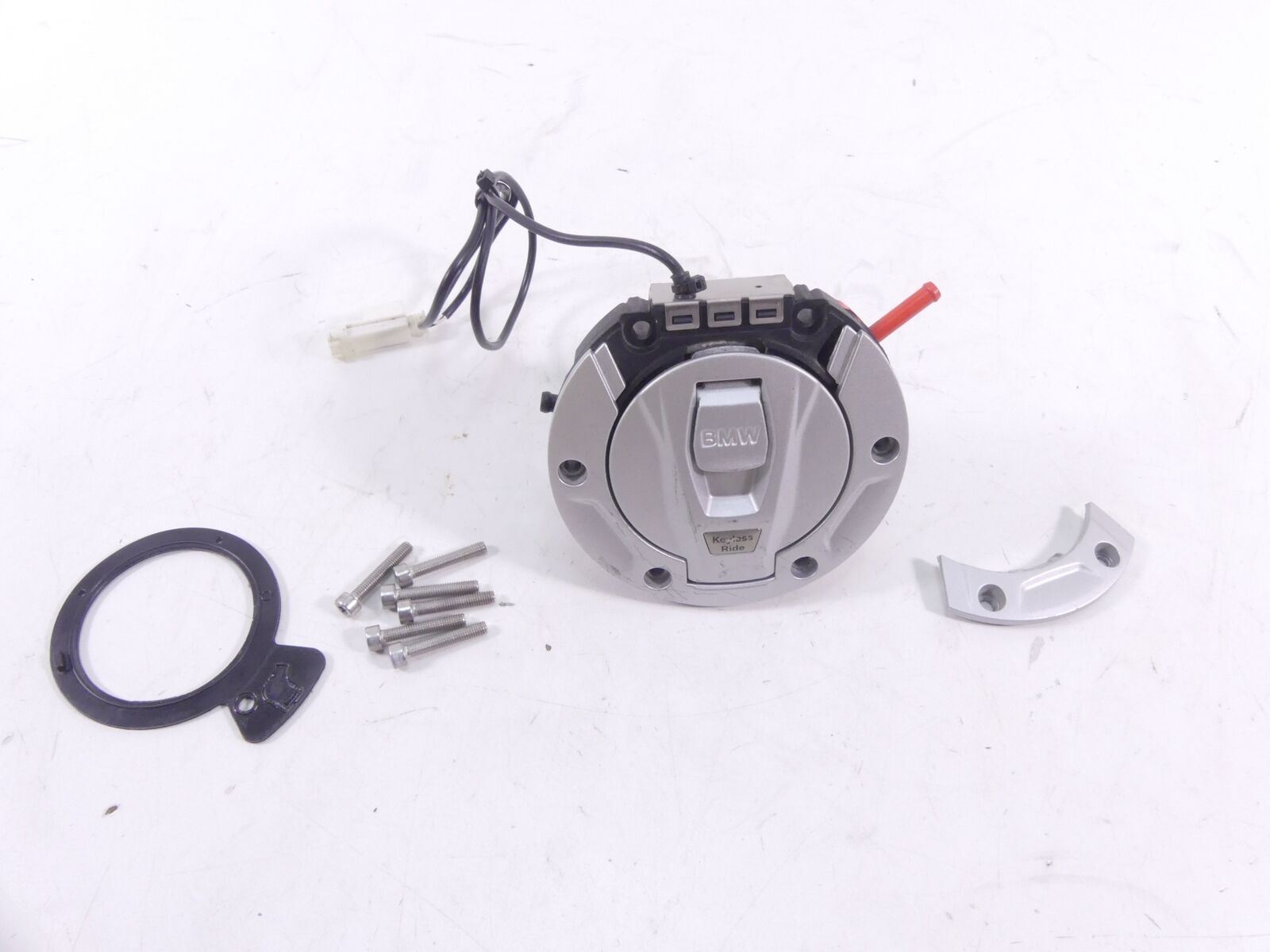2017 BMW R1200RT RTW K52 Keyless Fuel Gas Petrol Tank Lid Door 16118552106 {{ shop.shopifyCountryName }} - Mototech271