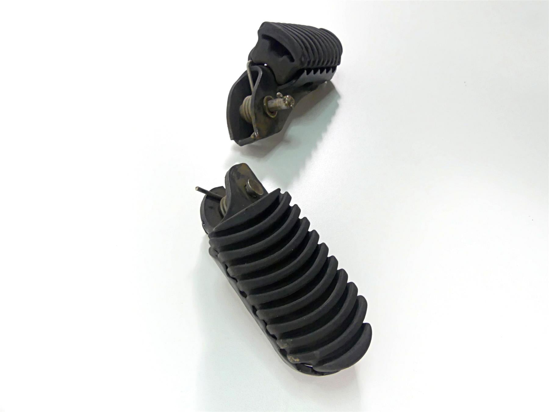 2013 BMW F800GS STD K72 Front Rider Driver Footpeg Set 46717701199 46717701200 {{ shop.shopifyCountryName }} - Mototech271