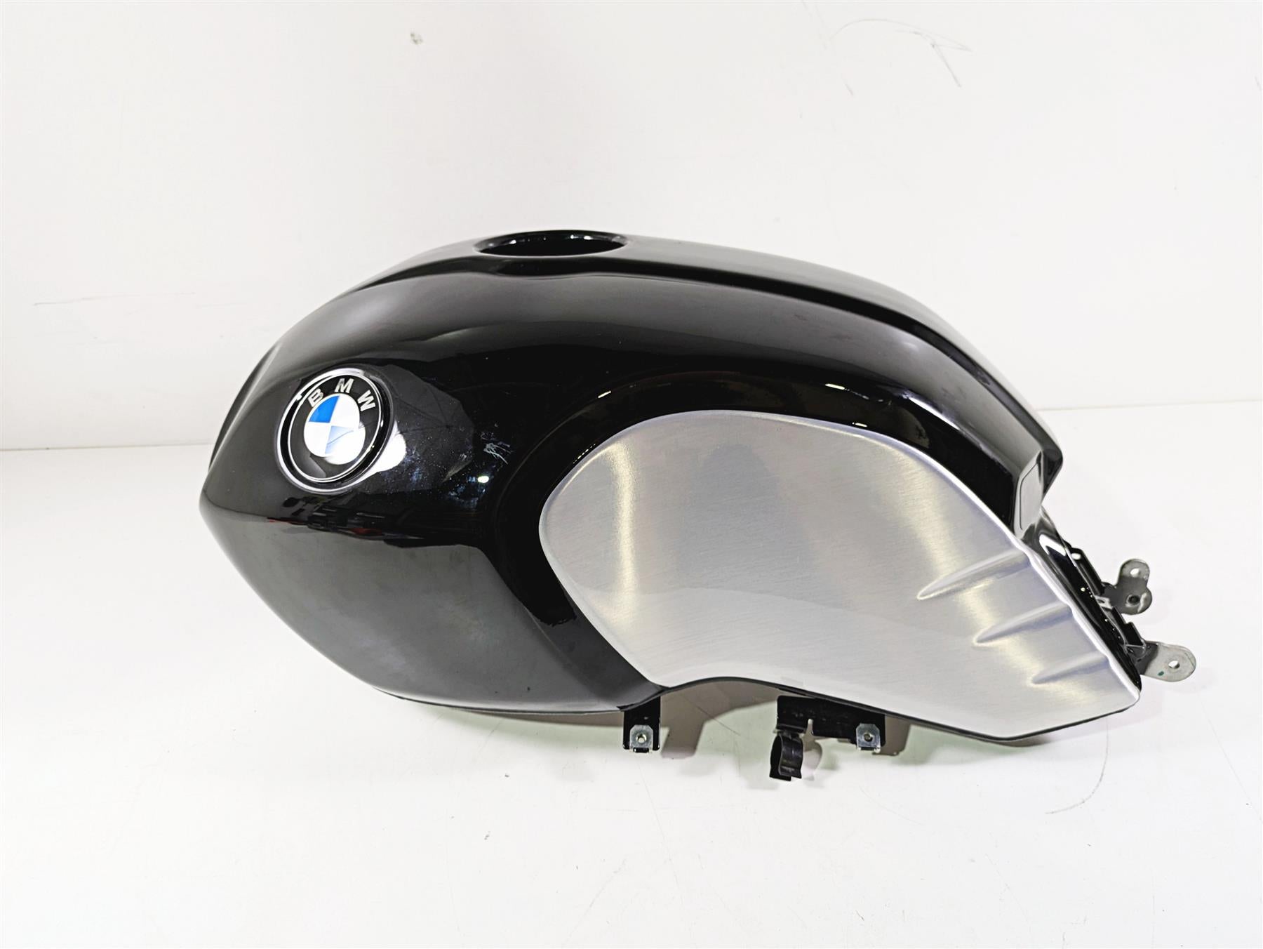 2014 BMW R nine T R9T K21 Great Fuel Gas Petrol Tank -No Dents 16118522862 {{ shop.shopifyCountryName }} - Mototech271