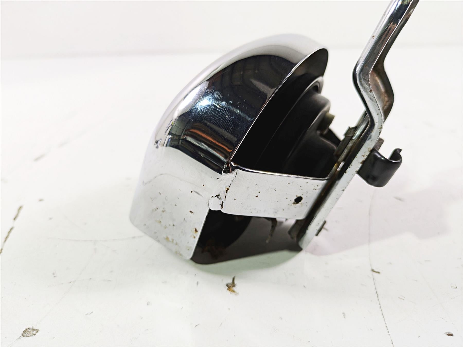 2005 Harley Softail FLSTSCI Heritage Springer Horn & Chrome Cover 61300478A {{ shop.shopifyCountryName }} - Mototech271