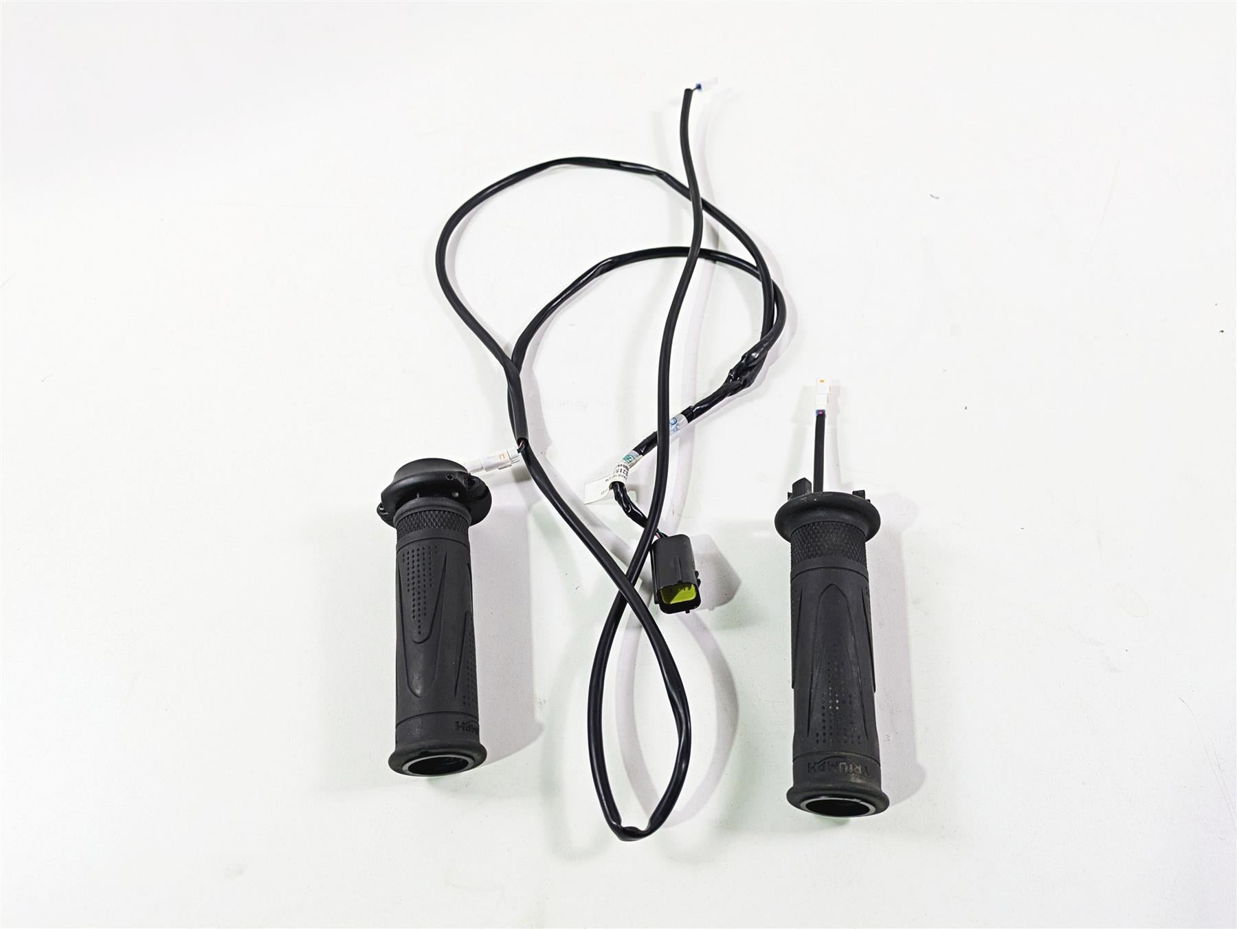 2024 Triumph Tiger 900 GT Heated Hand Grips Throttle & Sensor Set T2042078 {{ shop.shopifyCountryName }} - Mototech271