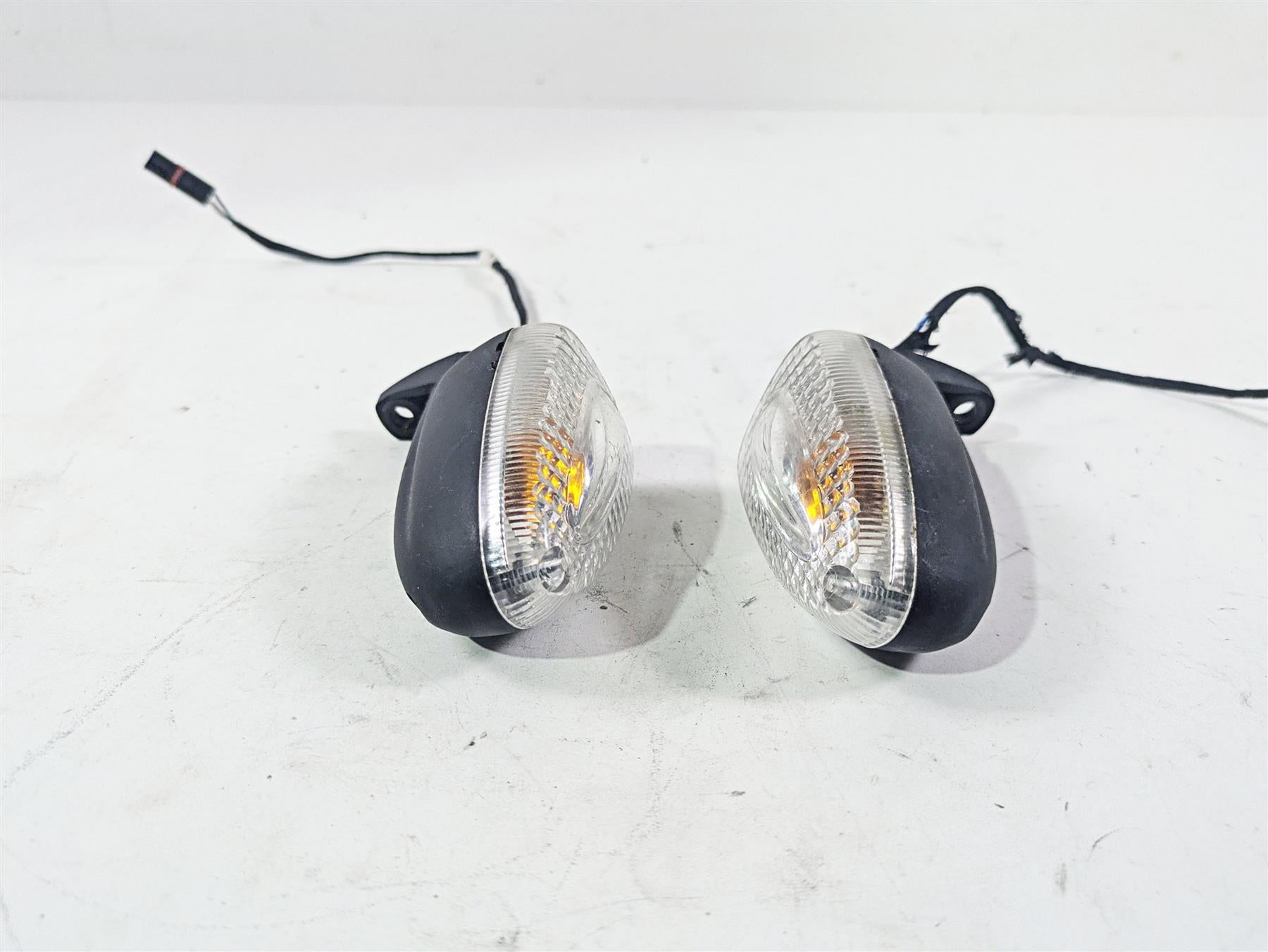 2010 BMW R1200GS K25 Rear Binker Turn Signal Set - Read 63137667771 {{ shop.shopifyCountryName }} - Mototech271