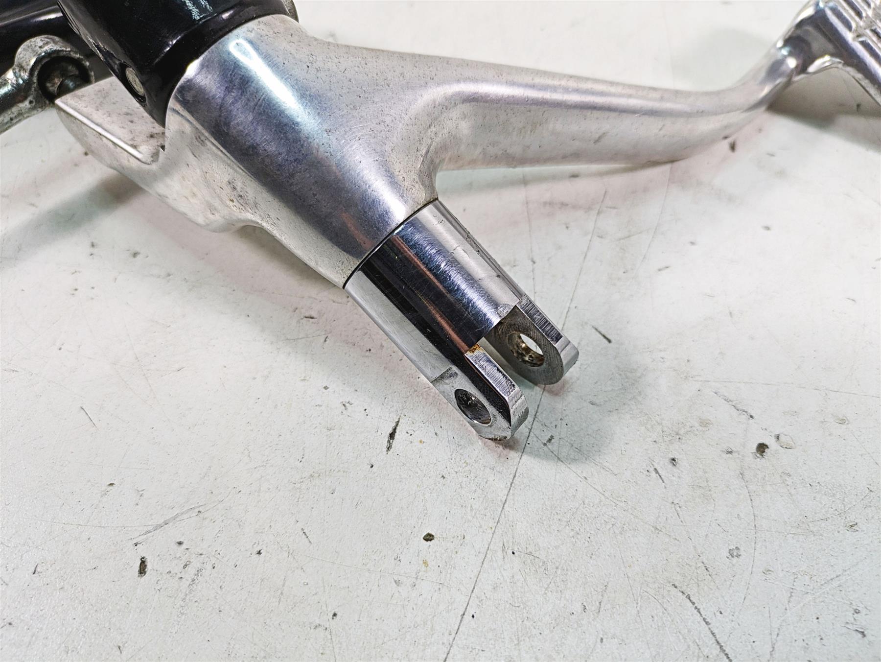 2007 Harley Sportster XL1200 C Front Right Footpeg Mount & Brake Pedal 42652-04 {{ shop.shopifyCountryName }} - Mototech271