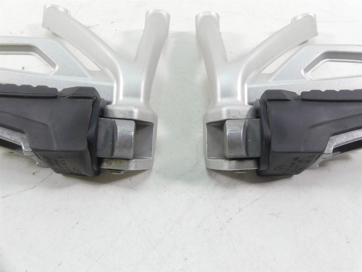 2017 BMW R1200GS GSW K50 Rear Passenger Footpeg Set 46718526741 46718526742 {{ shop.shopifyCountryName }} - Mototech271