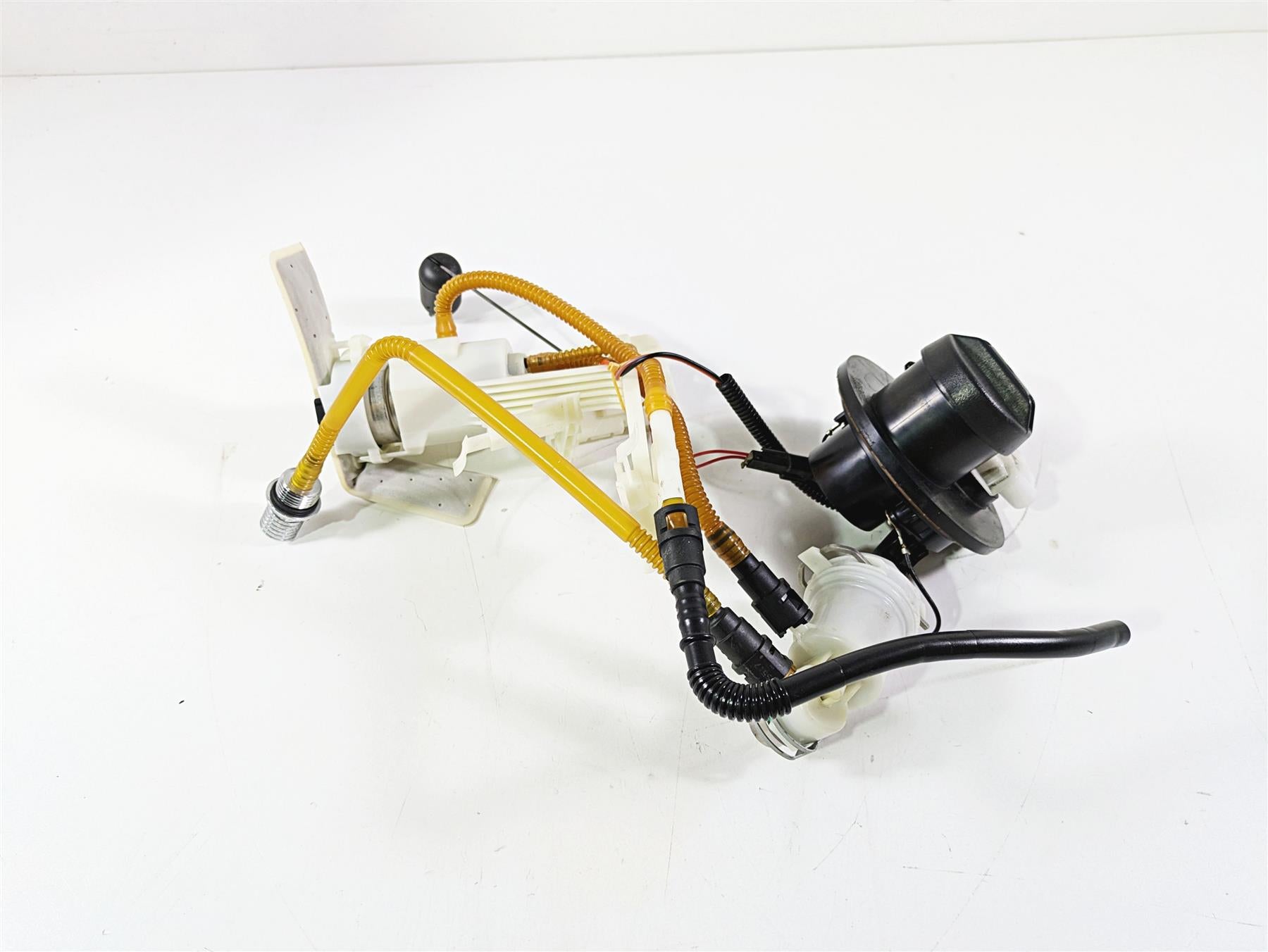 2017 Harley Touring FLHTKSE CVO E-Glide Fuel Gas Petrol Pump 62908-08 75069-08C {{ shop.shopifyCountryName }} - Mototech271