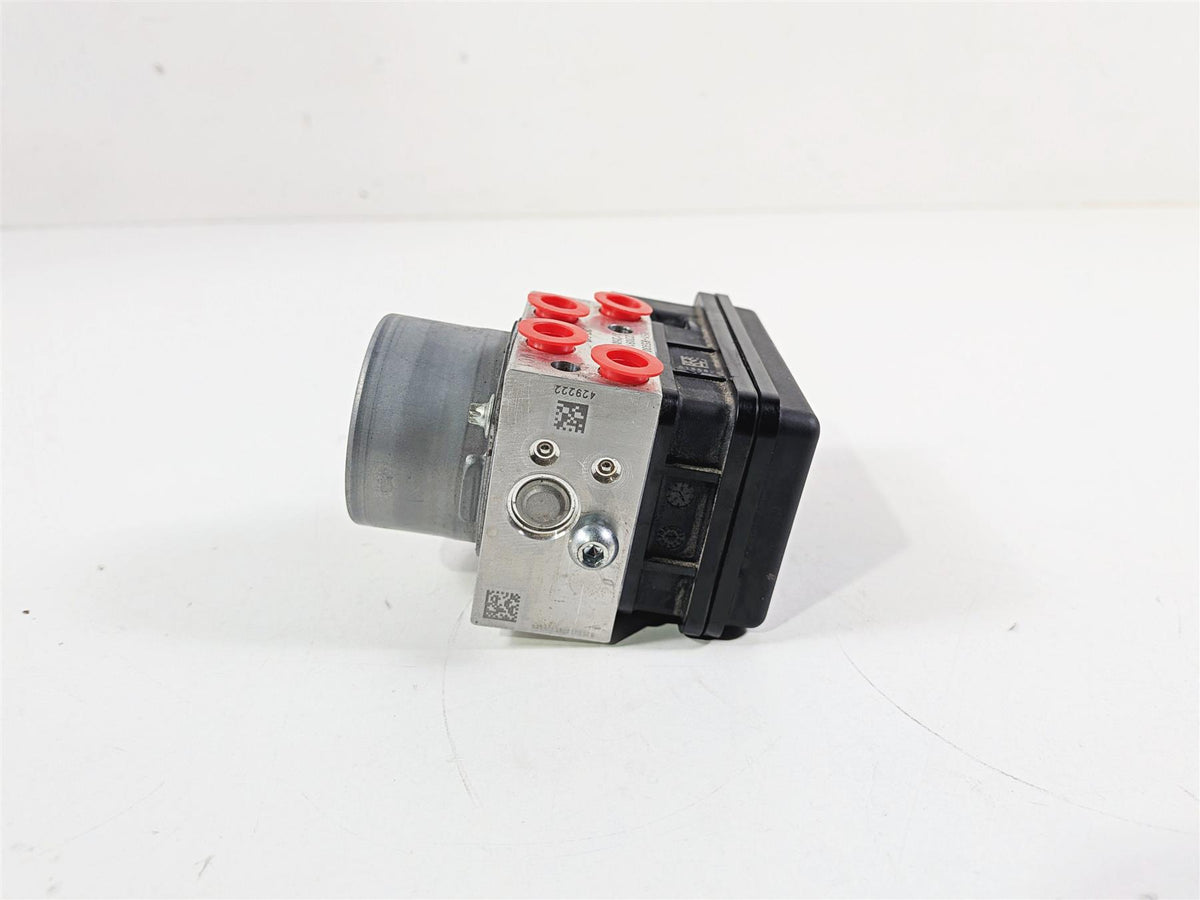 2023 Yamaha MT10 MTN1000 Abs Brake Pump Unit Module B5Y-85930-00 {{ shop.shopifyCountryName }} - Mototech271
