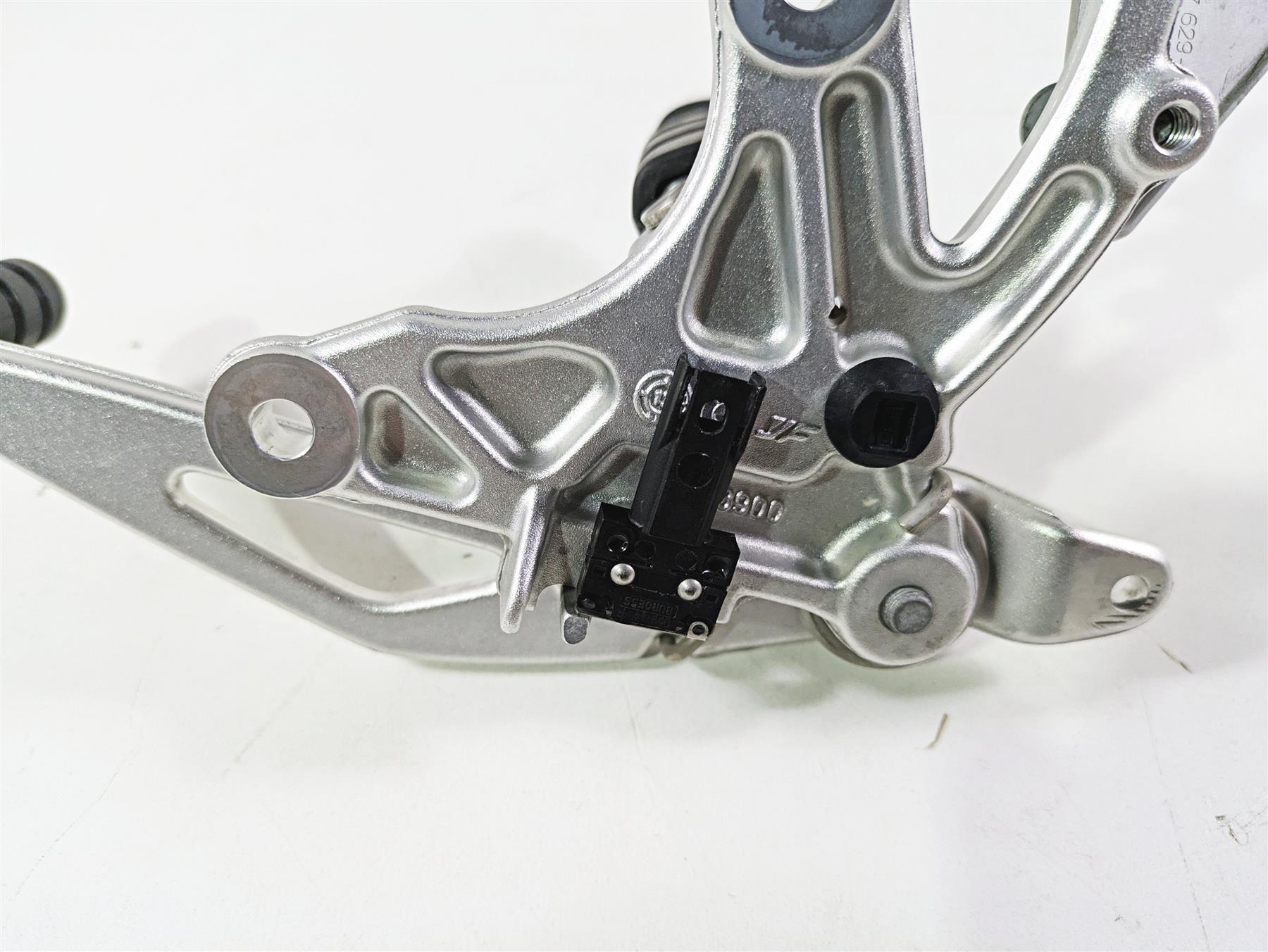 2014 BMW R nine T R9T K21 Right Front Rider Footpeg & Brake Pedal 46717671078 {{ shop.shopifyCountryName }} - Mototech271