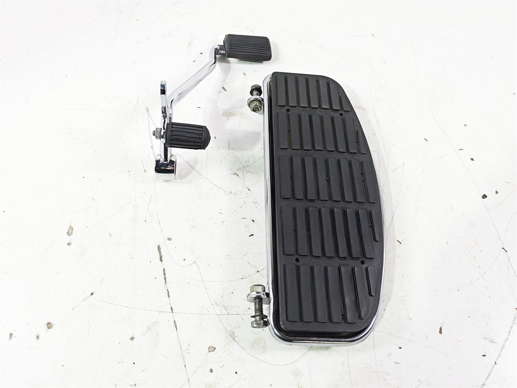 1998 Moto Guzzi California 1100 EV Right Floor Board & Brake Pedal GU03420330 {{ shop.shopifyCountryName }} - Mototech271