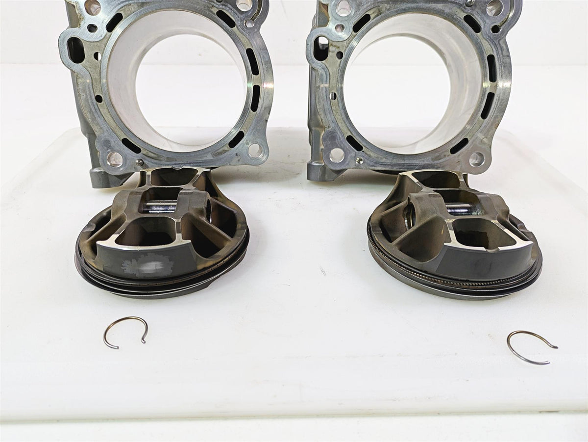 2020 KTM 1290 Super Adventure R Cylinder Jug Piston Set 6173003810024 {{ shop.shopifyCountryName }} - Mototech271