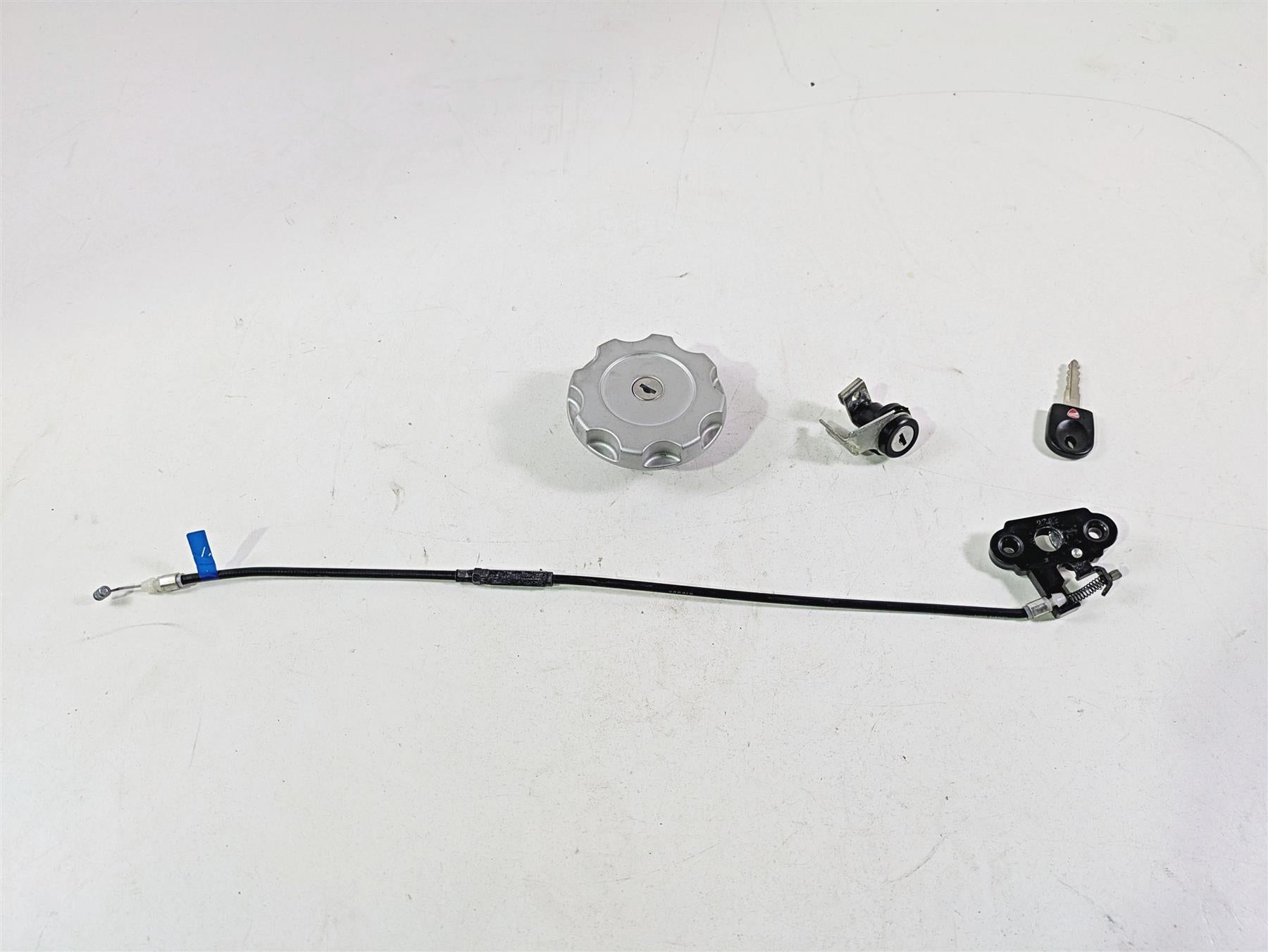 2013 Ducati Hypermotard 821 SP Fork Lock Key Fuel Tank Cap Set 89520182A {{ shop.shopifyCountryName }} - Mototech271