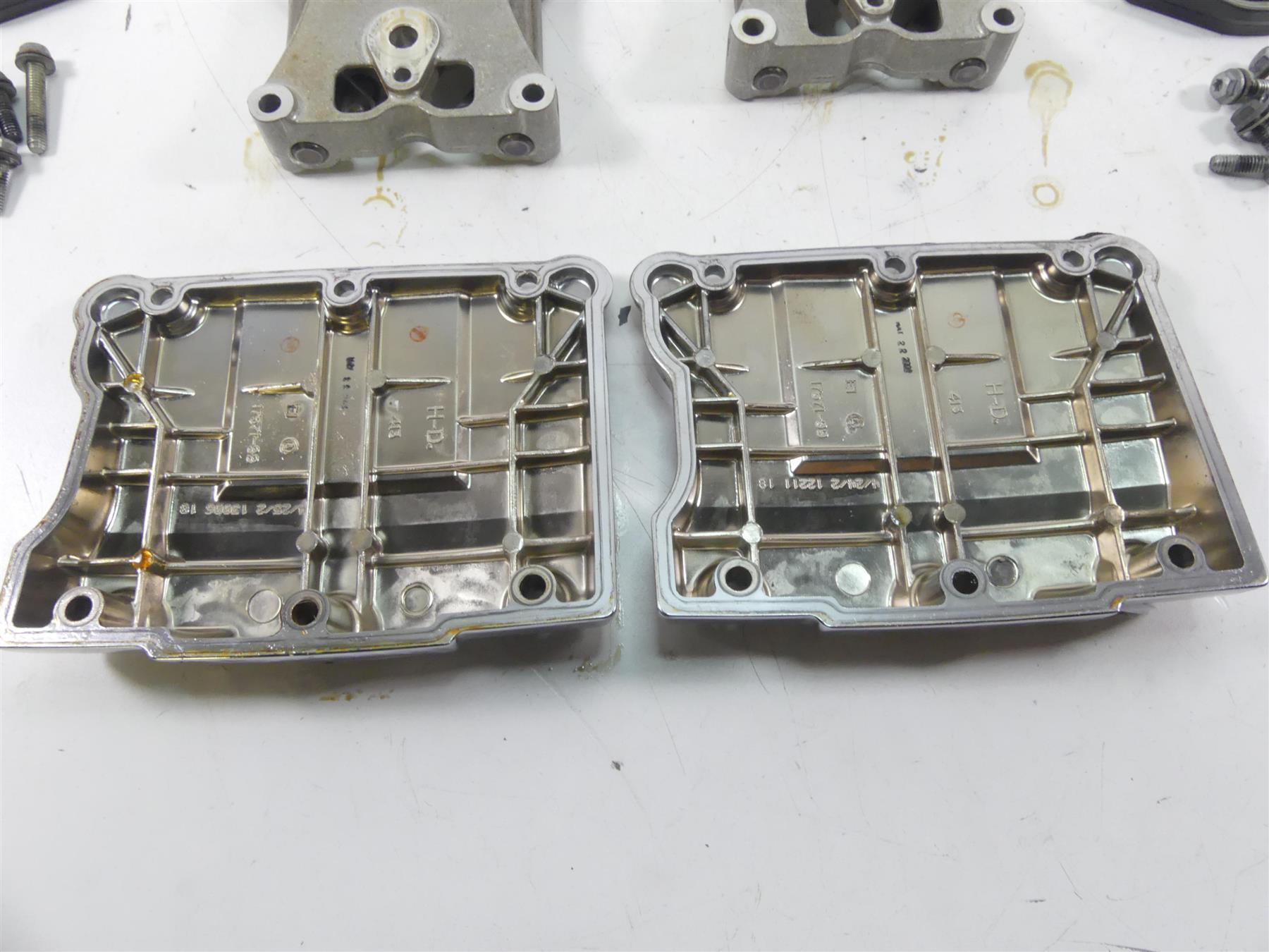 2002 Harley Softail FXSTDI Deuce Chrome Rocker Arm Box Cover Set 17543-99 {{ shop.shopifyCountryName }} - Mototech271