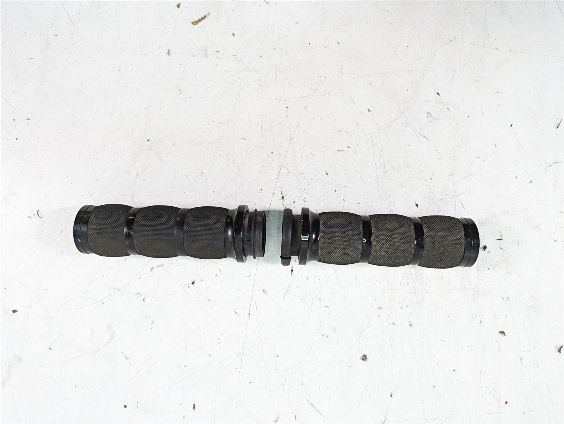 2013 Harley Touring FLHX Street Glide Avon Air Cushion Grip Set AIR-90-ANO-FLY {{ shop.shopifyCountryName }} - Mototech271