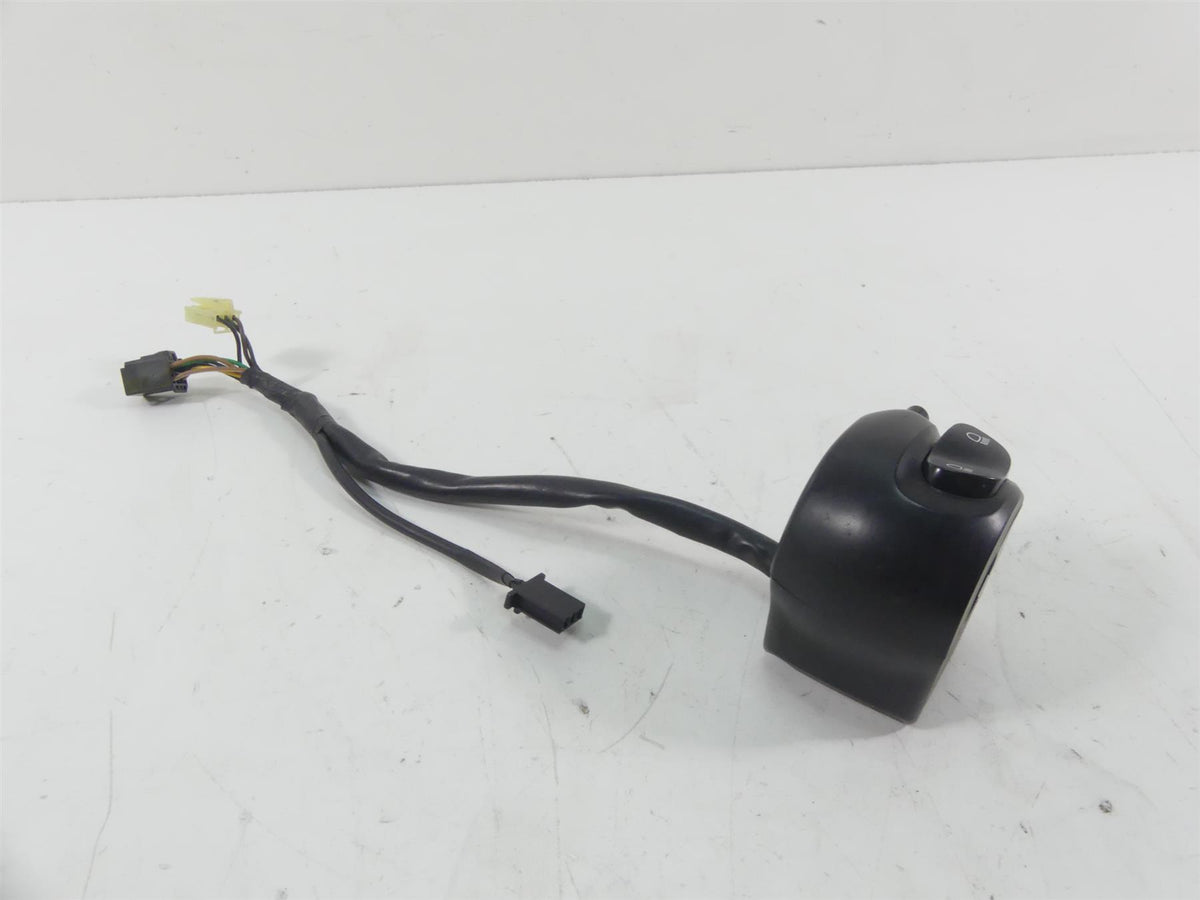 2013 Yamaha VMX17 V-Max 1700 Left Blinker Lights Control Switch 2S3-83972-00-00 {{ shop.shopifyCountryName }} - Mototech271