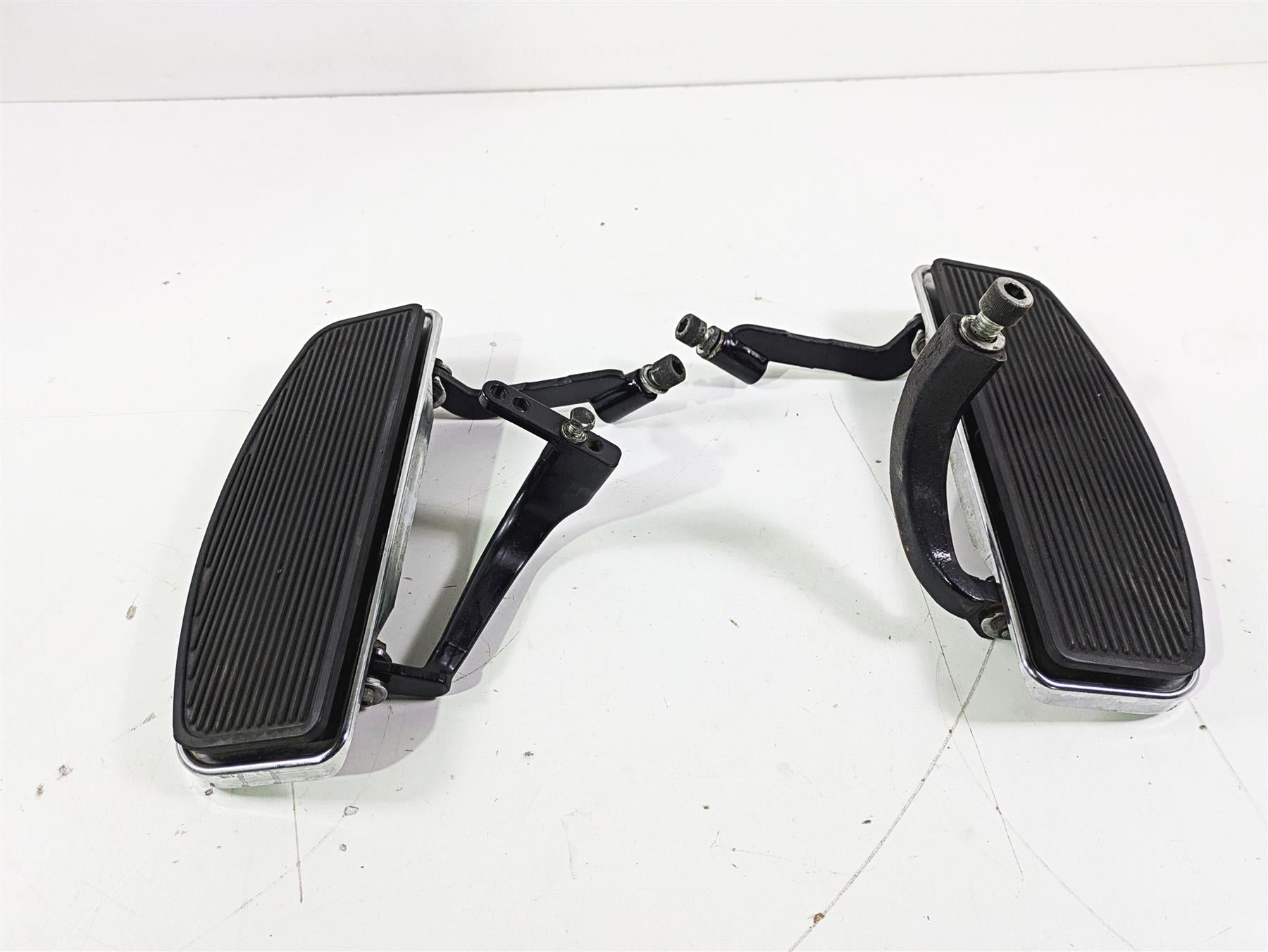 2008 Harley Touring FLHTP Electra Glide Front Foot Floor Board Set 50621-06A {{ shop.shopifyCountryName }} - Mototech271