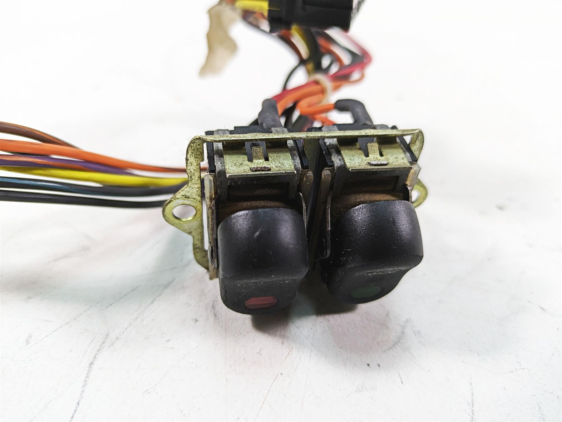 2010 Harley Touring FLHTCU Electra Glide Auxiliary Switch Set 70271-98 {{ shop.shopifyCountryName }} - Mototech271