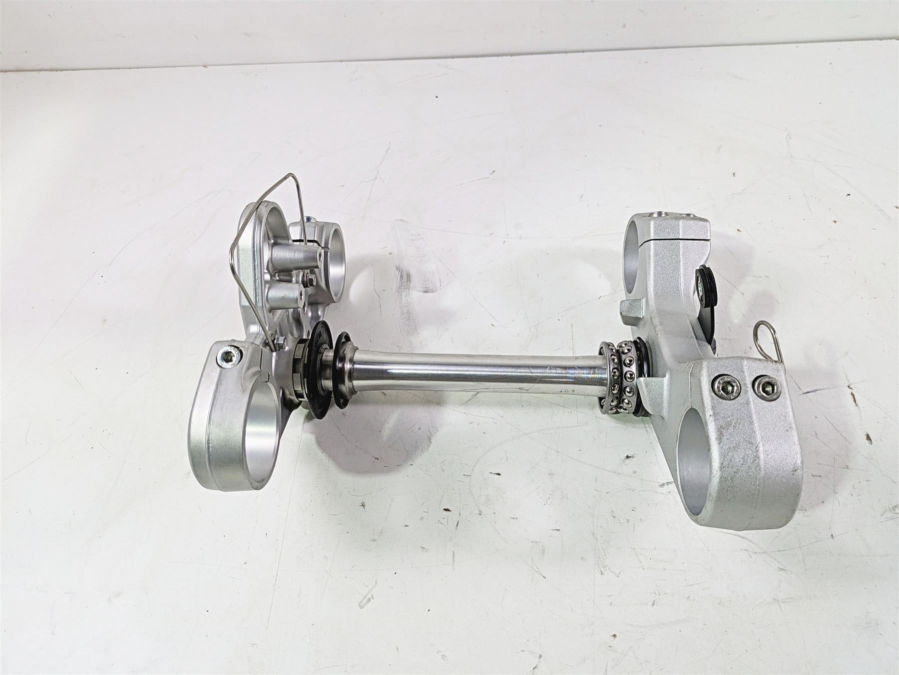 2013 Triumph Tiger 1215 Explorer Lower Upper Triple Tree Set T2041550 T2041622 {{ shop.shopifyCountryName }} - Mototech271