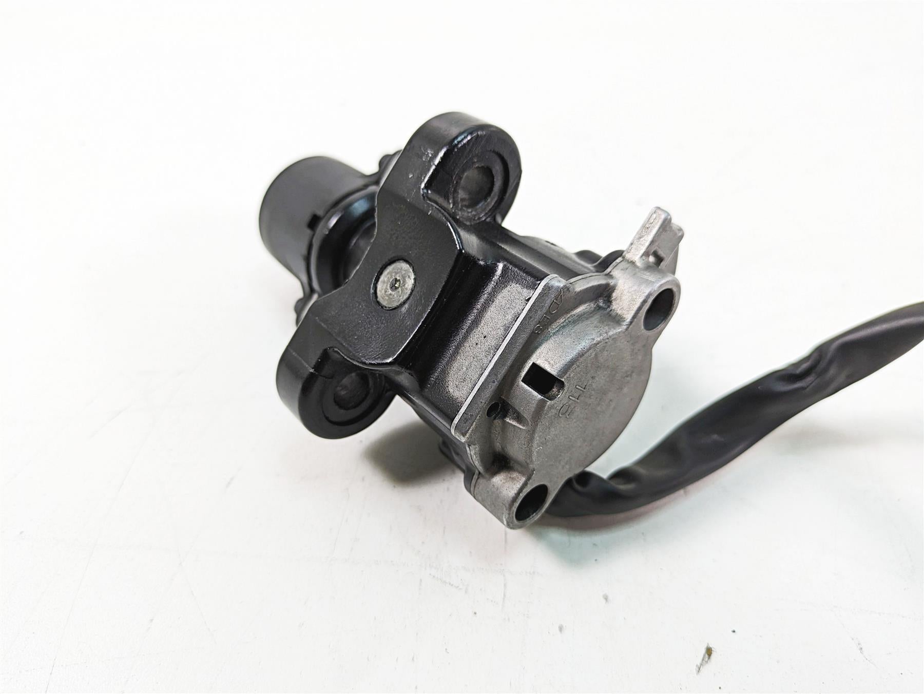 2009 Suzuki GSXR750 K9 Ignition Switch Key Lock Set 37101-40820 37101-40822 {{ shop.shopifyCountryName }} - Mototech271