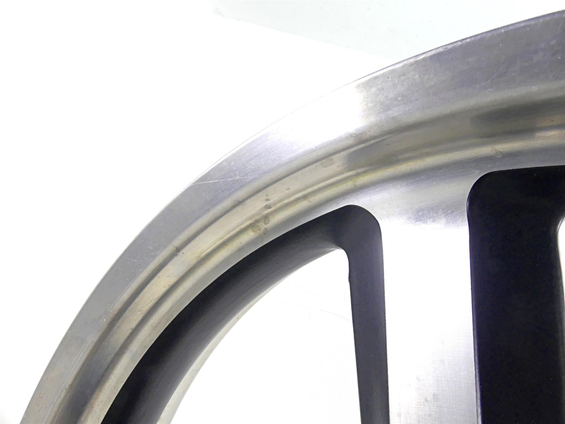 2015 Harley VRSCF Muscle V-Rod Straight Front Wheel Rim 19x3 41670-09 {{ shop.shopifyCountryName }} - Mototech271