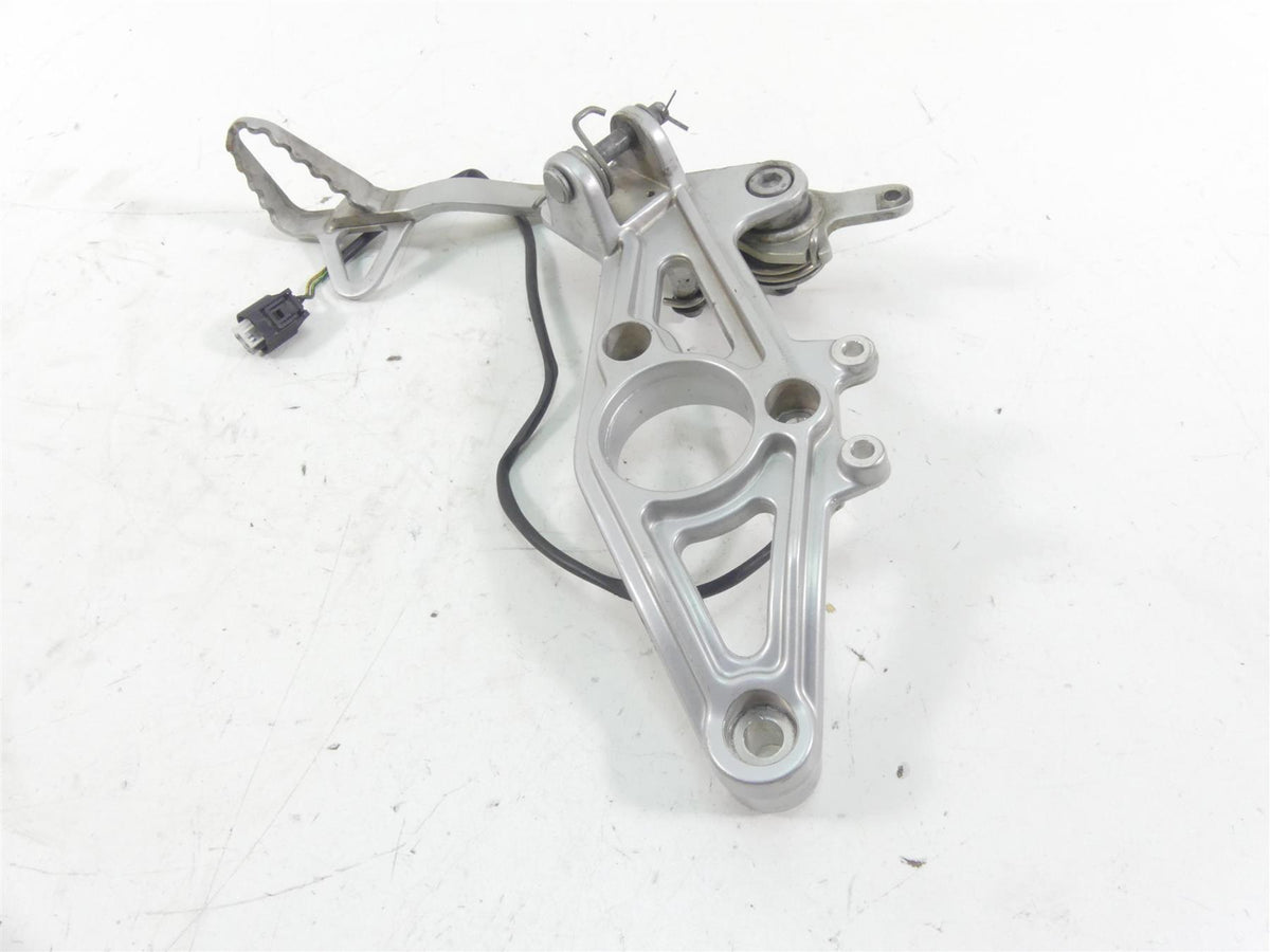 2003 BMW R1150 GS R21 Right Front Rider Footpeg Mount & Brake Pedal 46712335598 {{ shop.shopifyCountryName }} - Mototech271